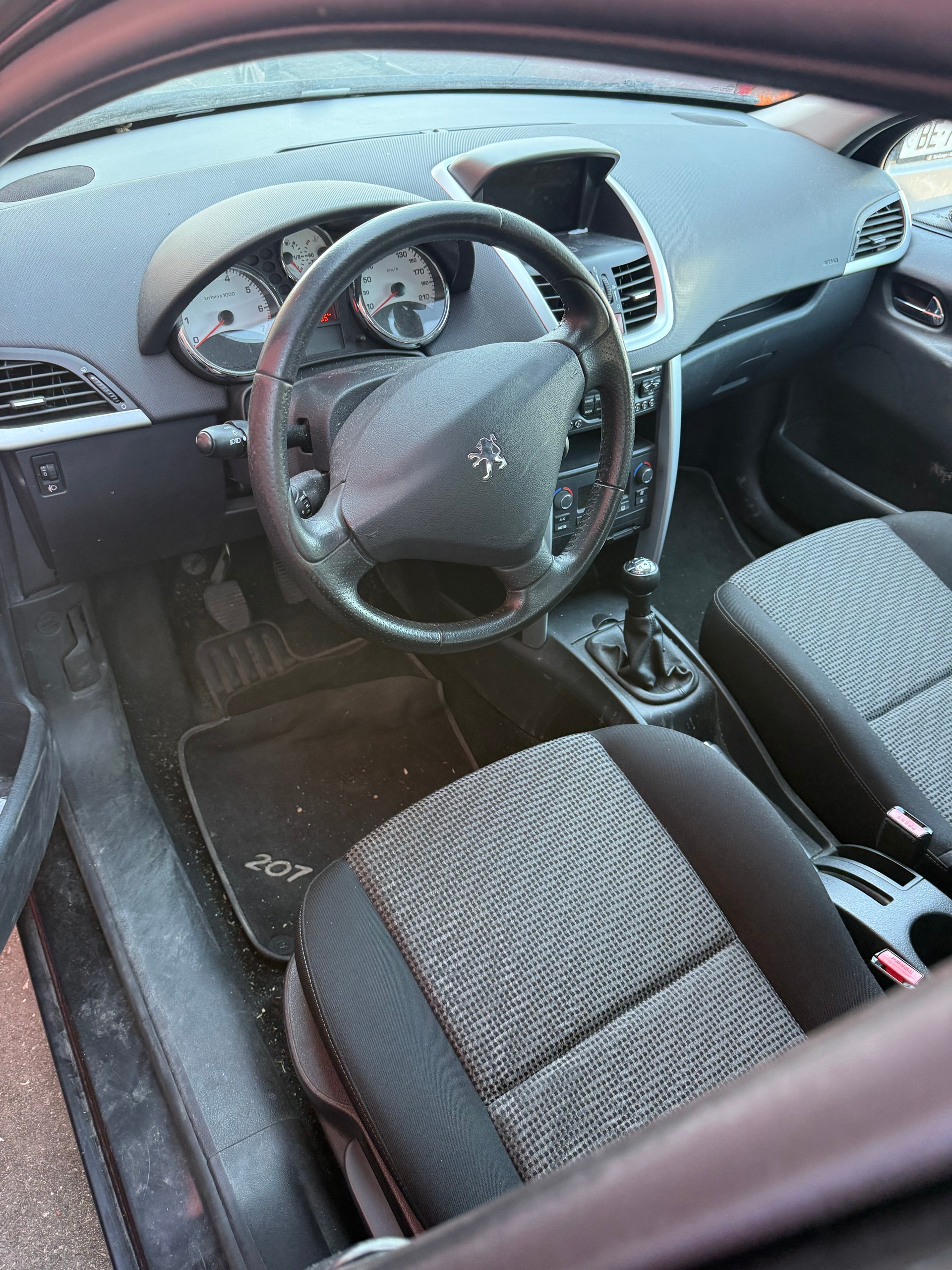 PEUGEOT 207 1.6 16V Sport-image-5