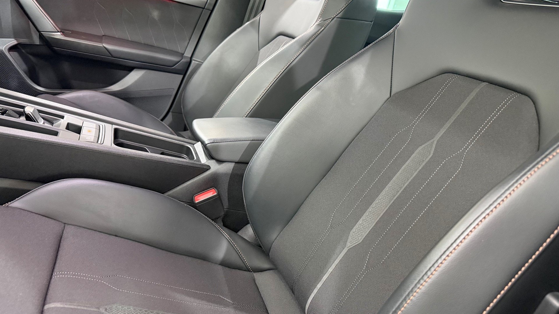 CUPRA LEON 1.4 e-HYBRID pHEV DSG-image-8