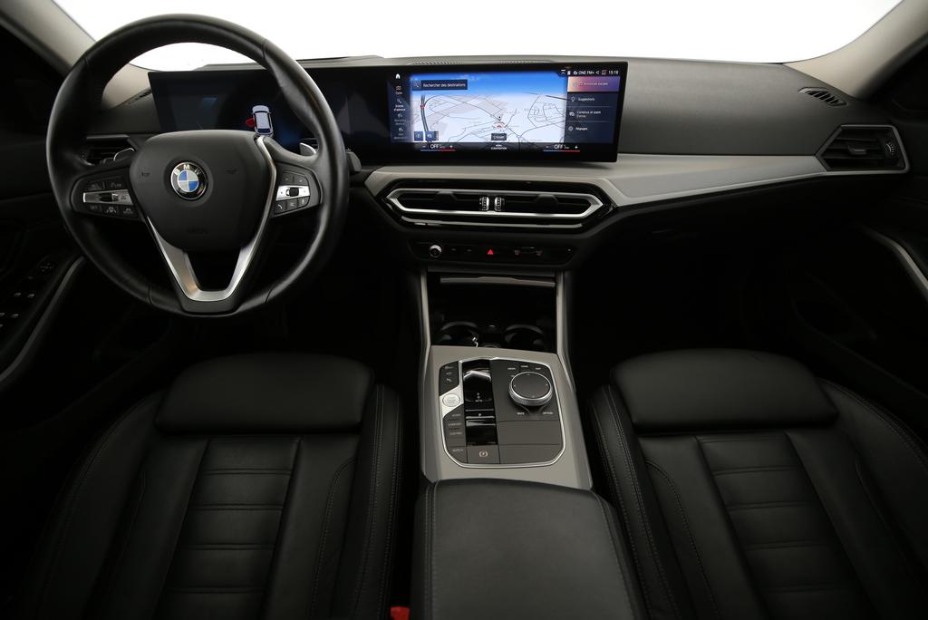 BMW 320d xDrive Touring-showroom-element-3