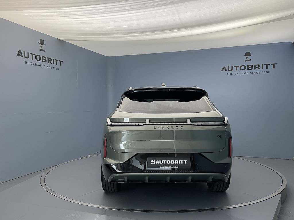 LYNK & CO 08 1.5 PHEV More-showroom-element-1