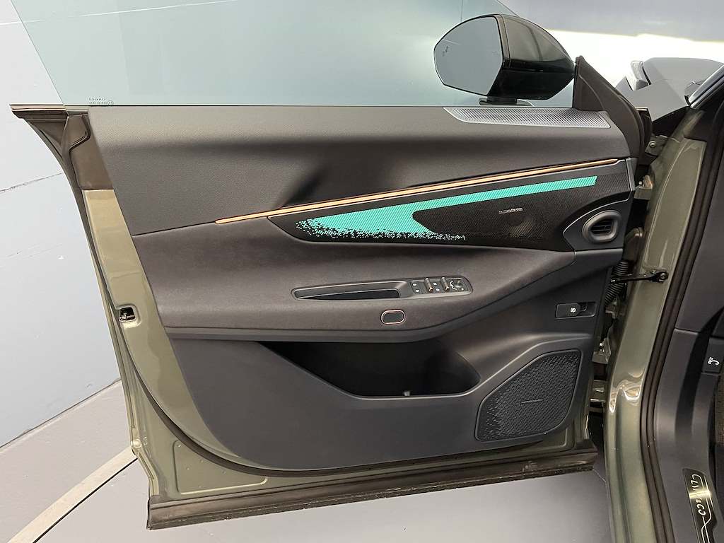 LYNK & CO 08 1.5 PHEV More-image-10