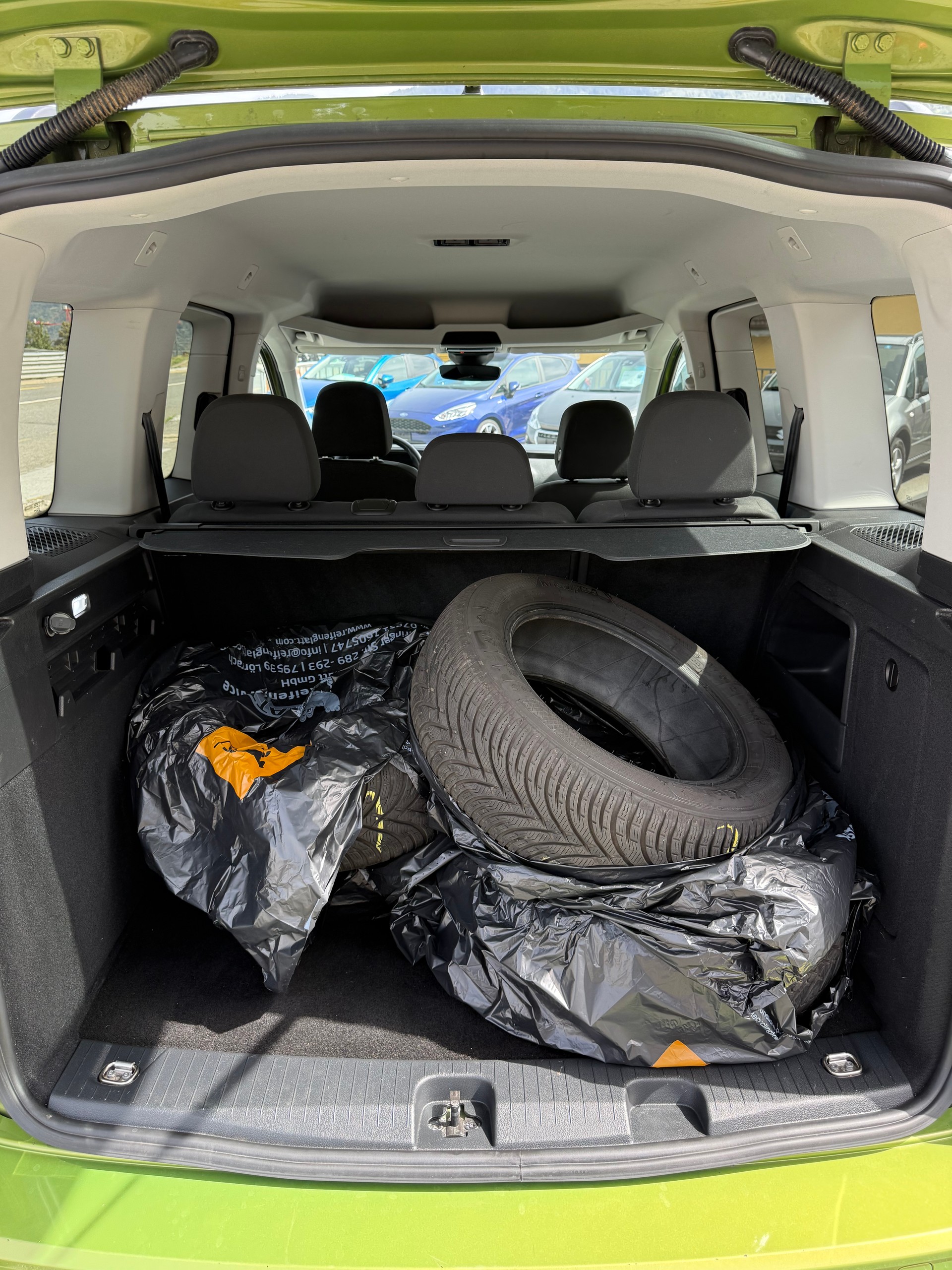 VW Caddy 2.0 TDI Liberty-image-14