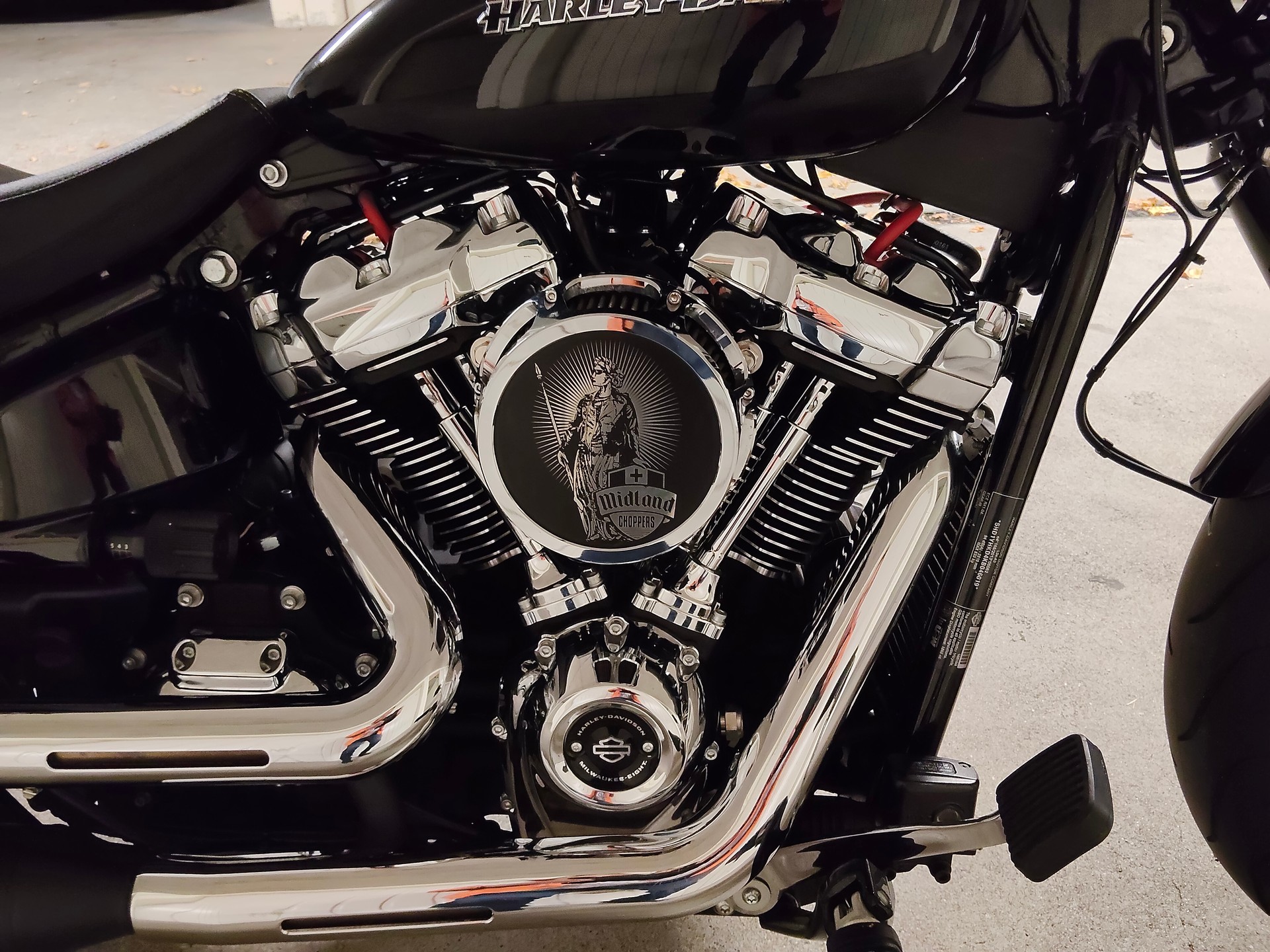 HARLEY-DAVIDSON FXBRS Breakout 114 ABS-image-1