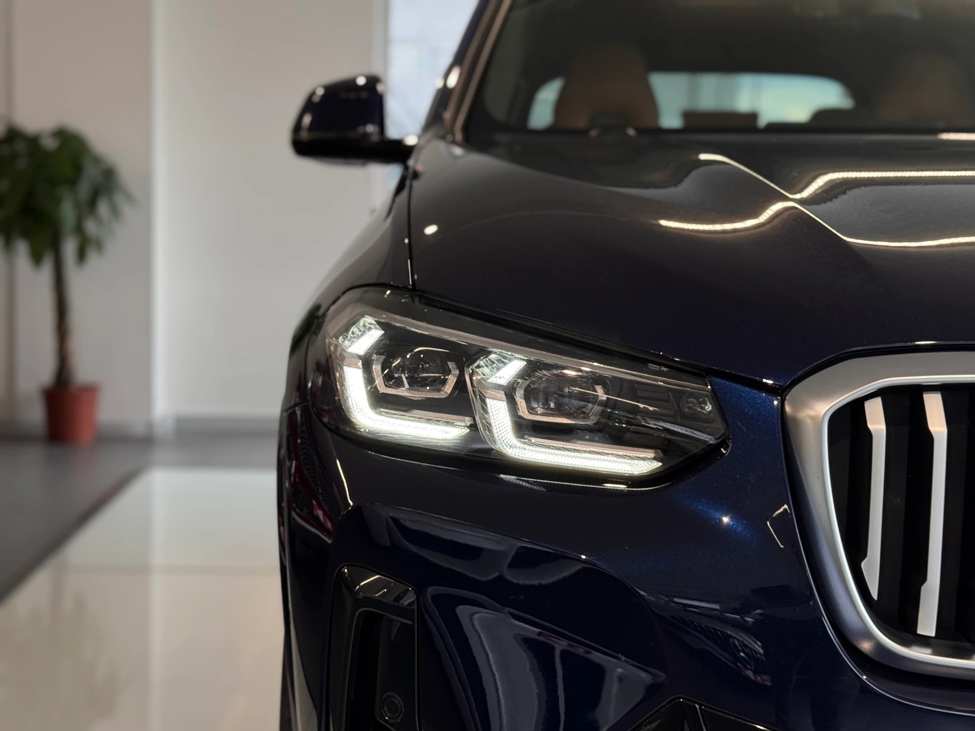 BMW X3 xDrive 30e M Sport-showroom-element-2