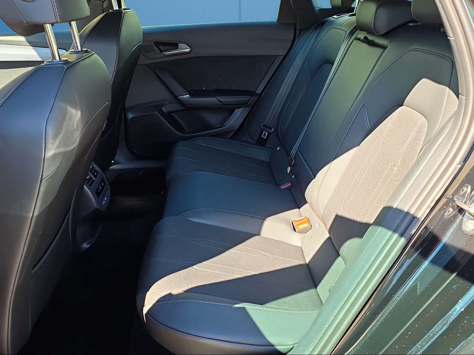 CUPRA LEON ST 1.5 eTSI DSG-image-10