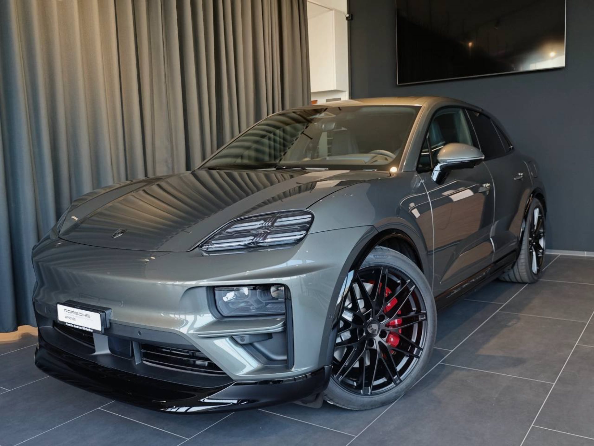 PORSCHE Macan Turbo
