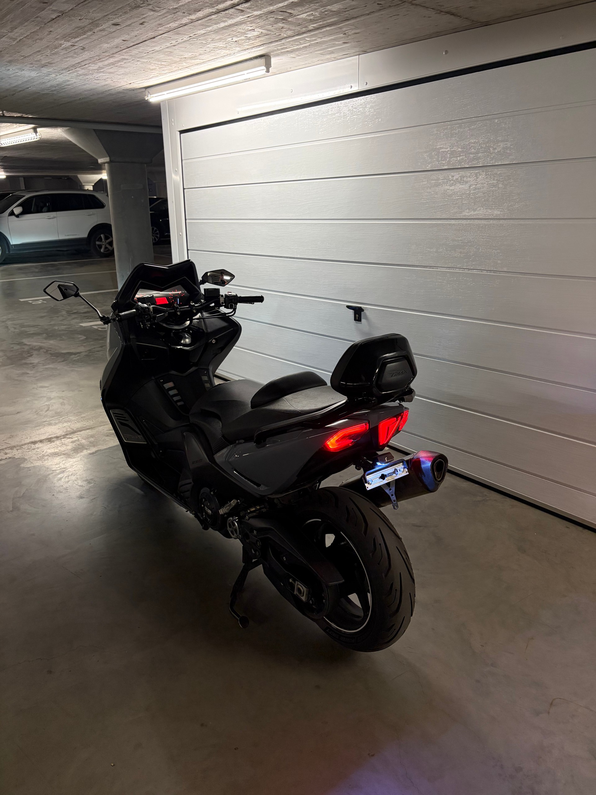 YAMAHA T-MAX XP 530 ABS-image-5