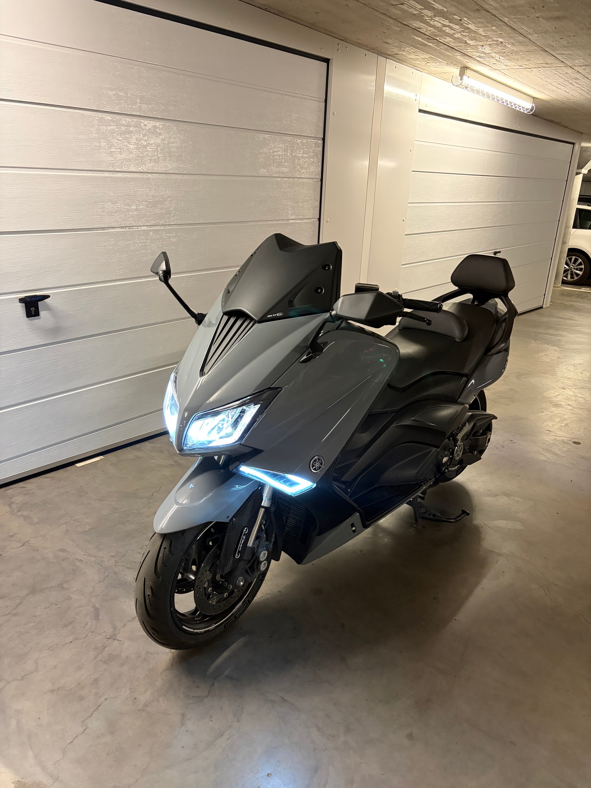 YAMAHA T-MAX XP 530 ABS-image-3