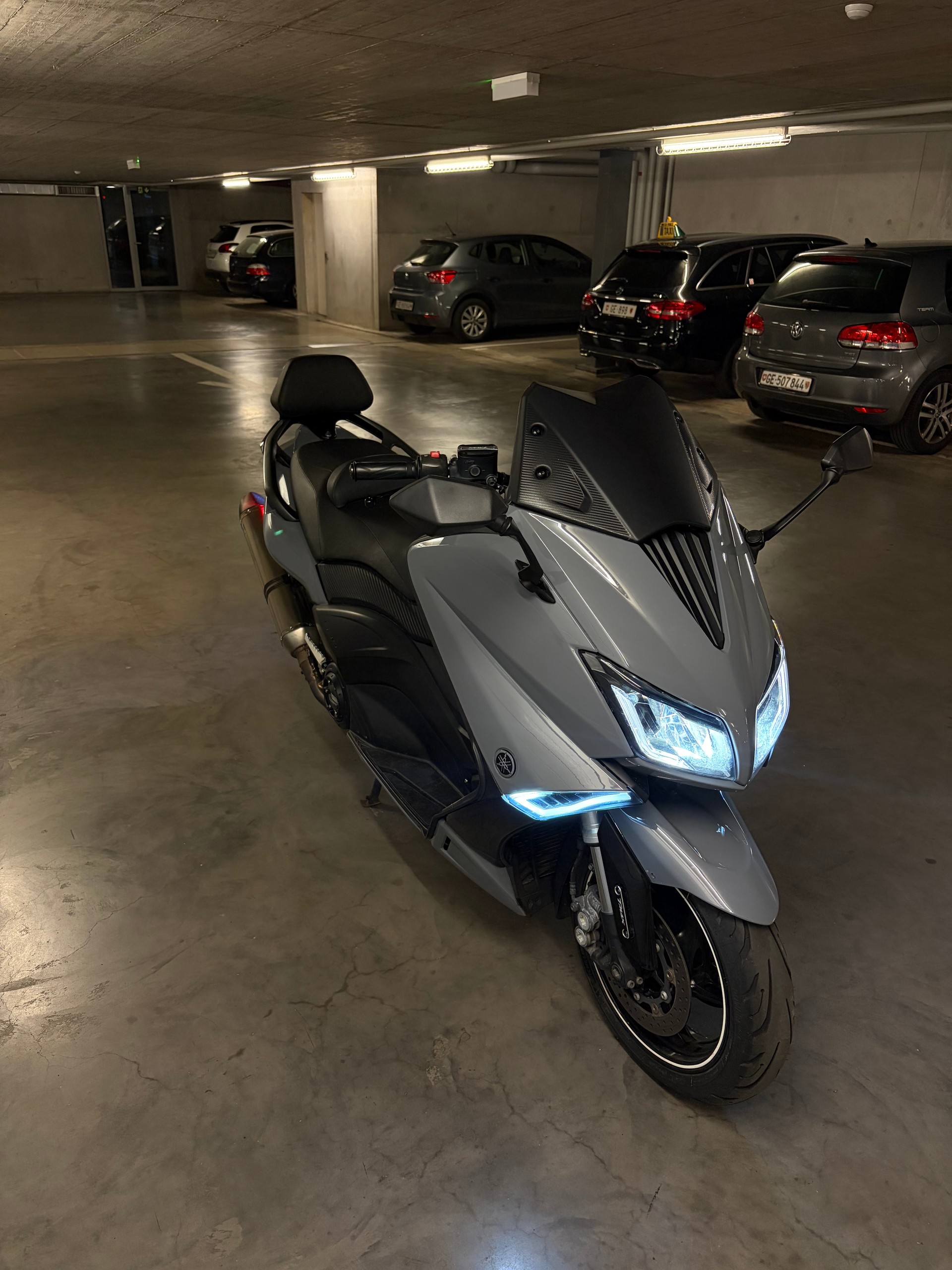 YAMAHA T-MAX XP 530 ABS-image-0
