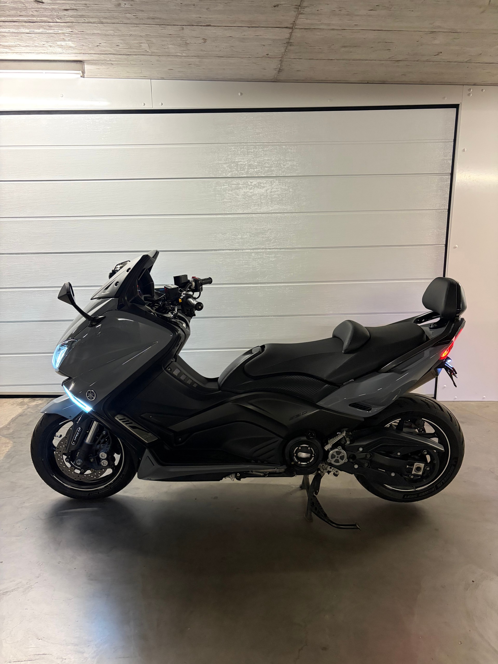 YAMAHA T-MAX XP 530 ABS-image-4