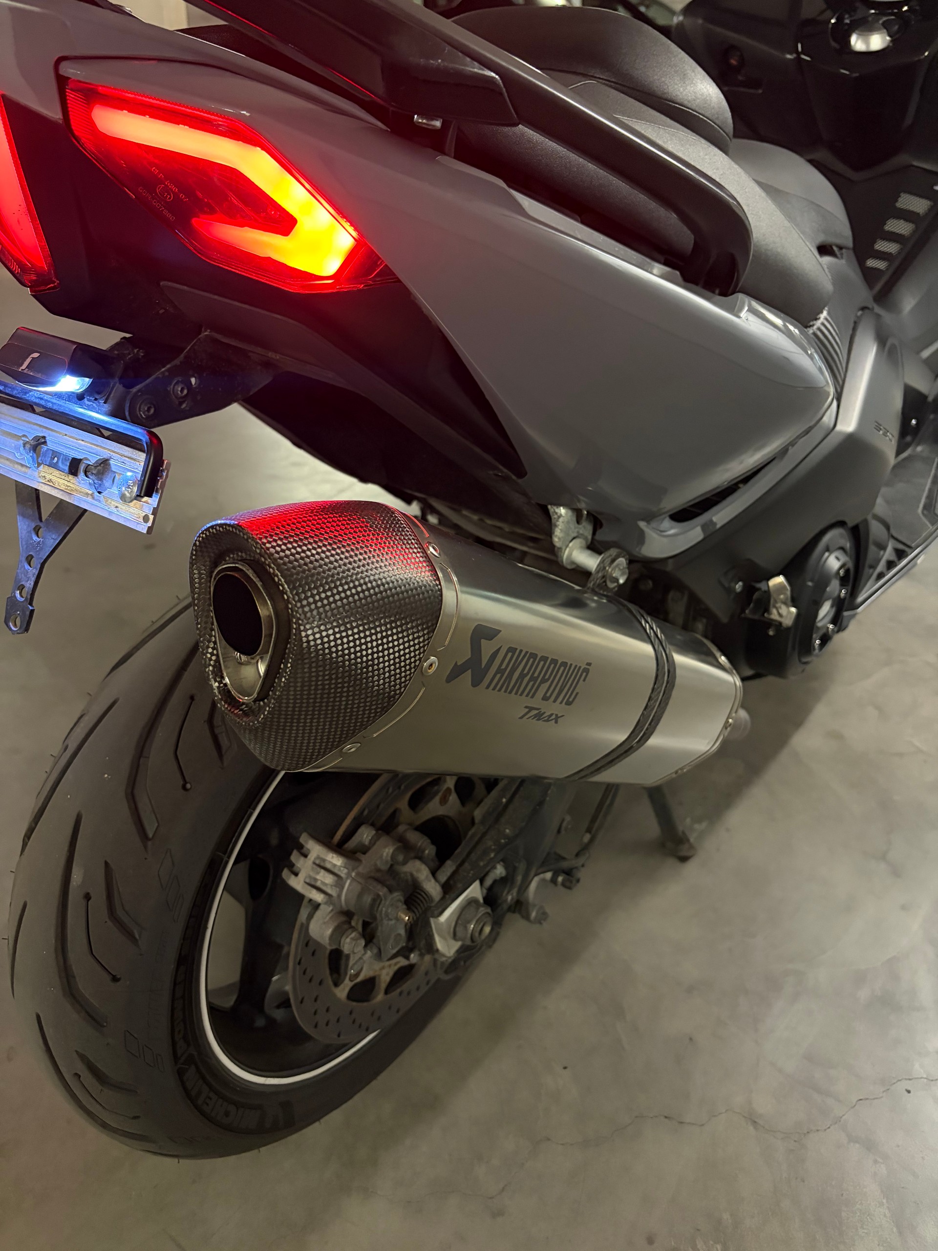 YAMAHA T-MAX XP 530 ABS-image-7