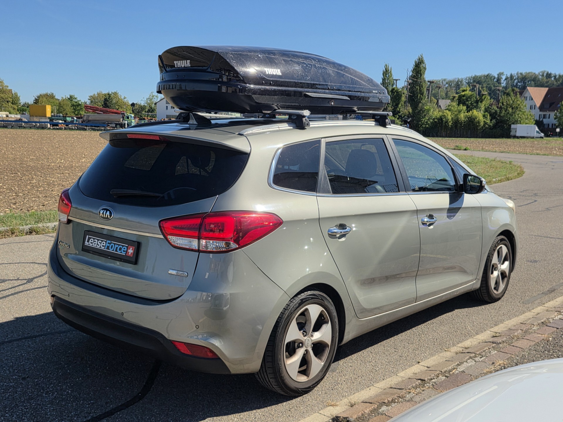 KIA Carens 1.7 CRDi Swiss Eco Edition DCT-image-15