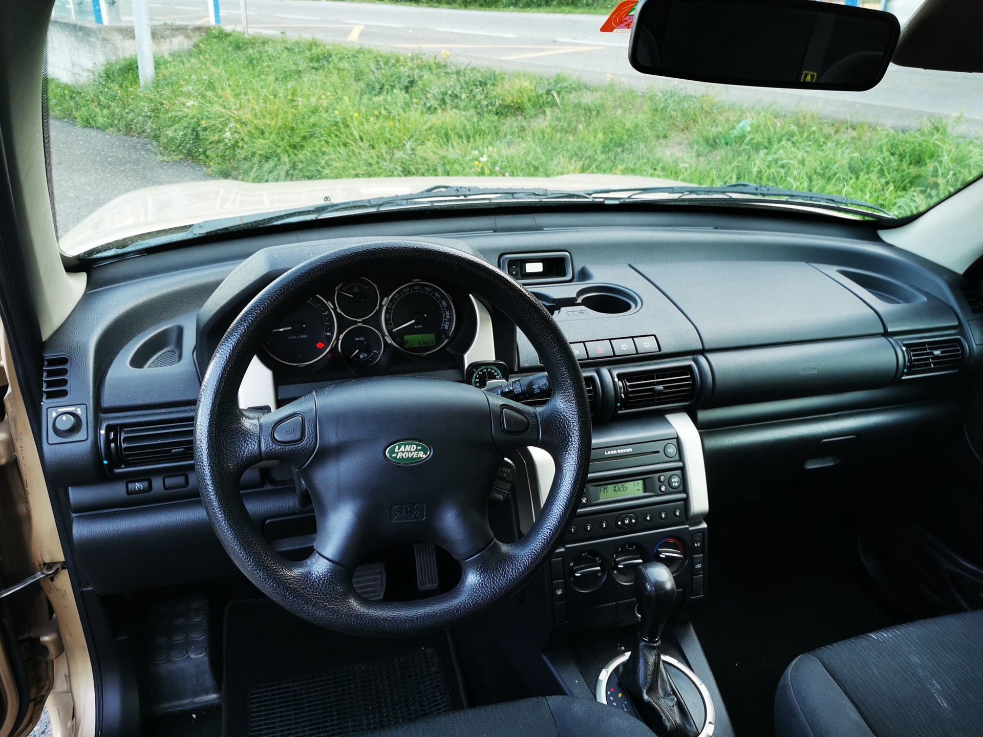LAND ROVER Freelander 2.0 Td4 S Wagon-image-6