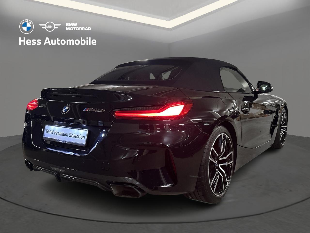 BMW Z4 M40i-showroom-element-2
