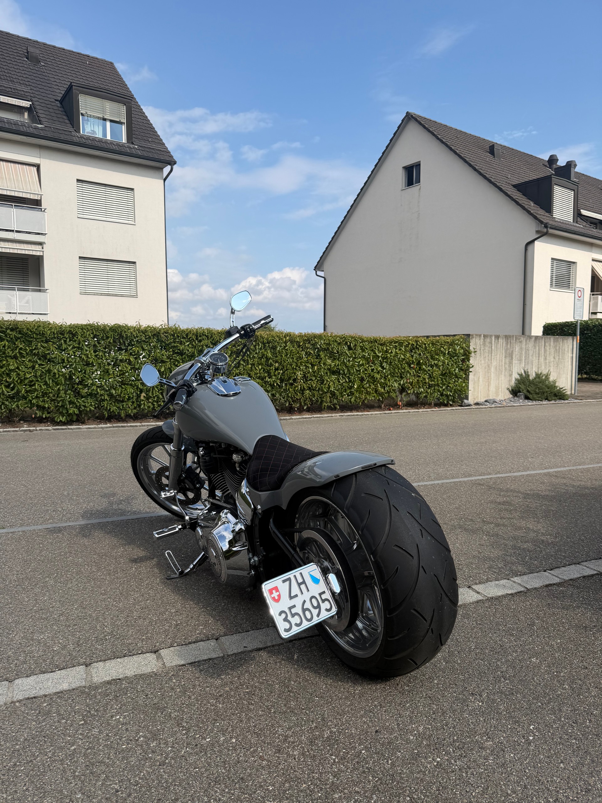 HARLEY-DAVIDSON FXSB 103 Breakout-image-4