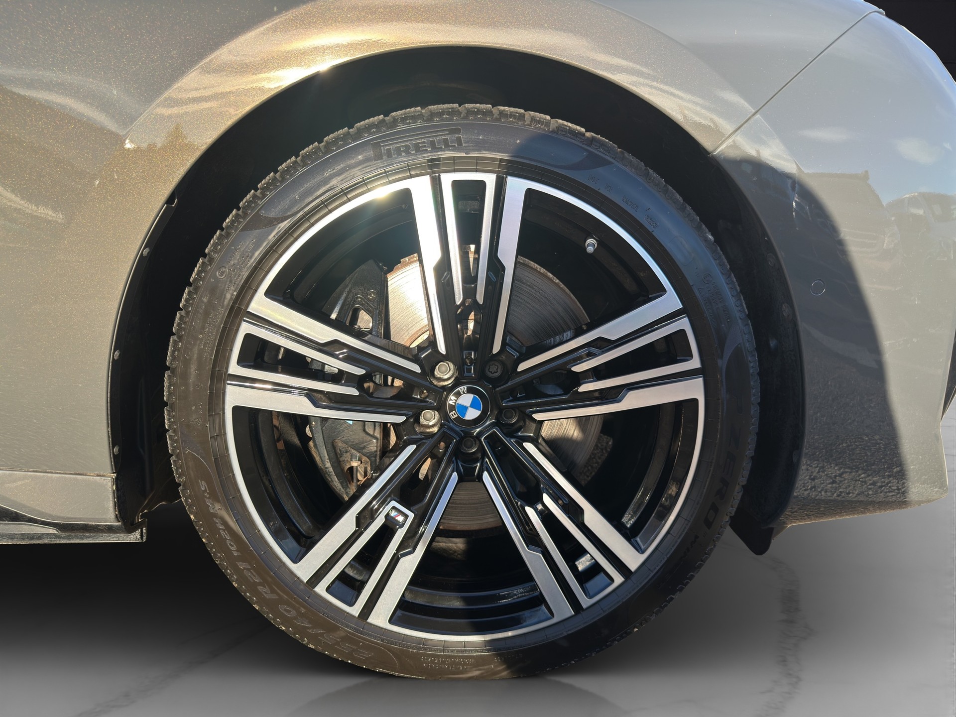 BMW M760e xDrive Steptronic-image-12