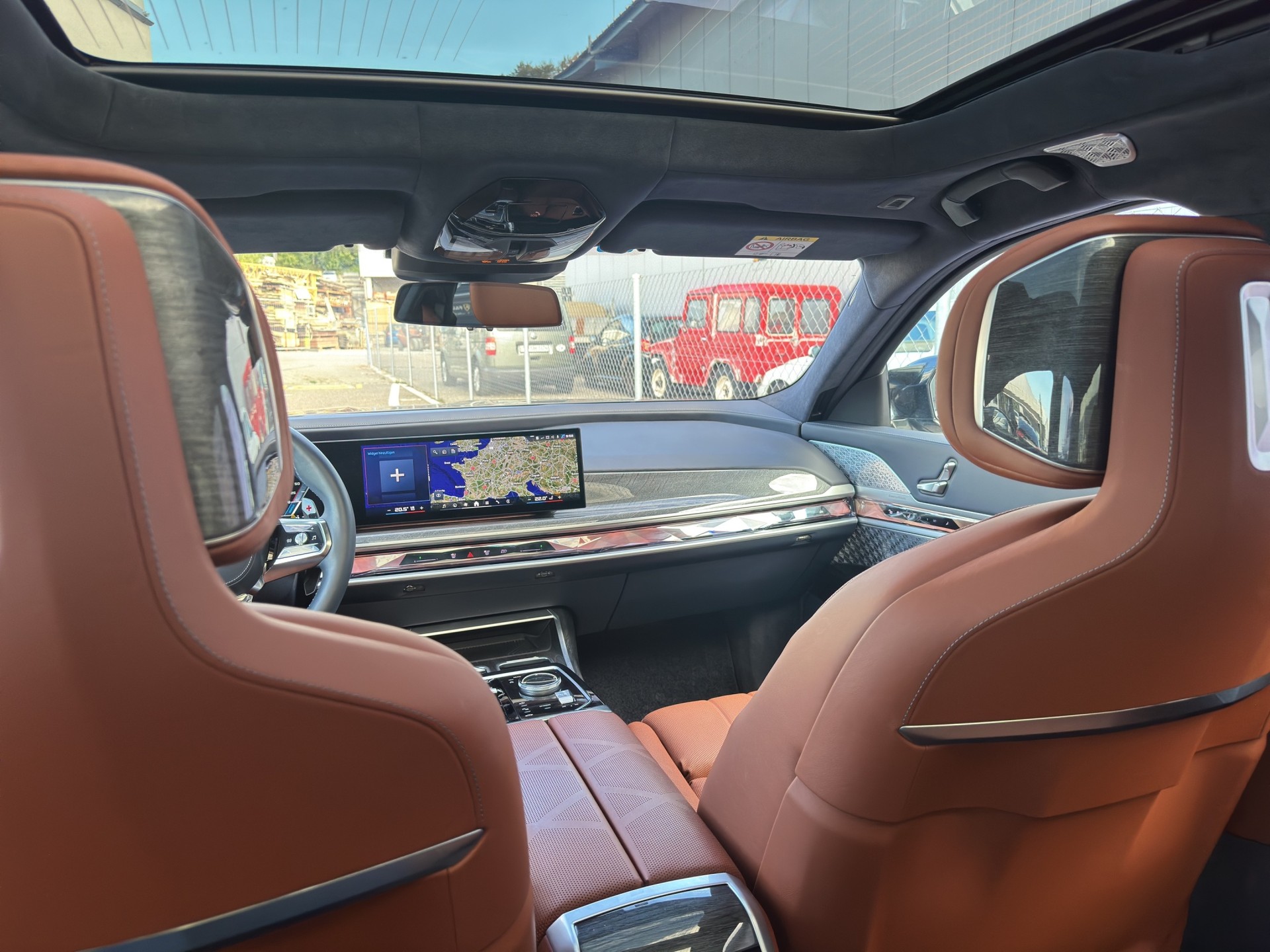 BMW M760e xDrive Steptronic-image-30