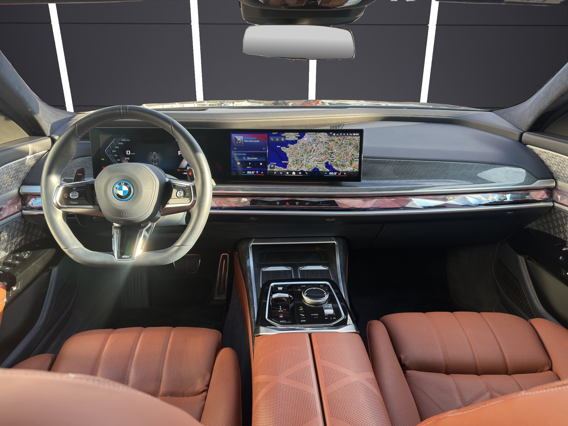 BMW M760e xDrive Steptronic-image-22