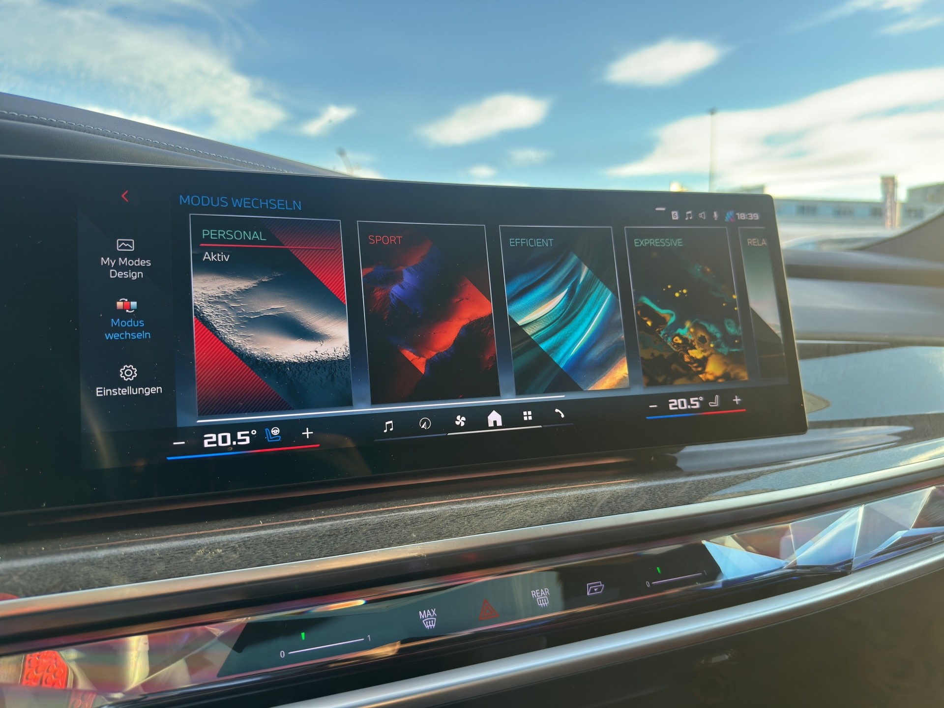 BMW M760e xDrive Steptronic-image-28