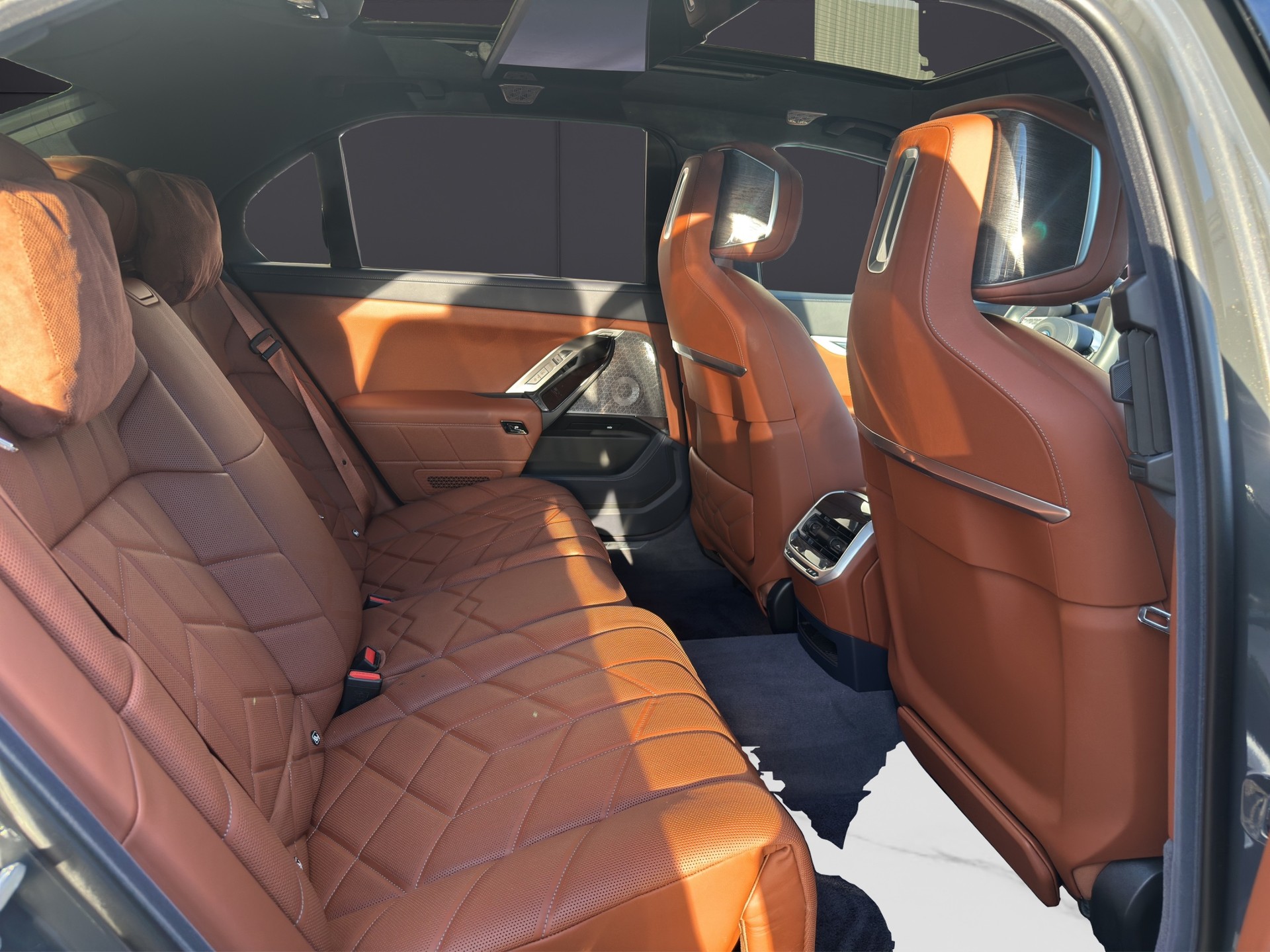BMW M760e xDrive Steptronic-image-34