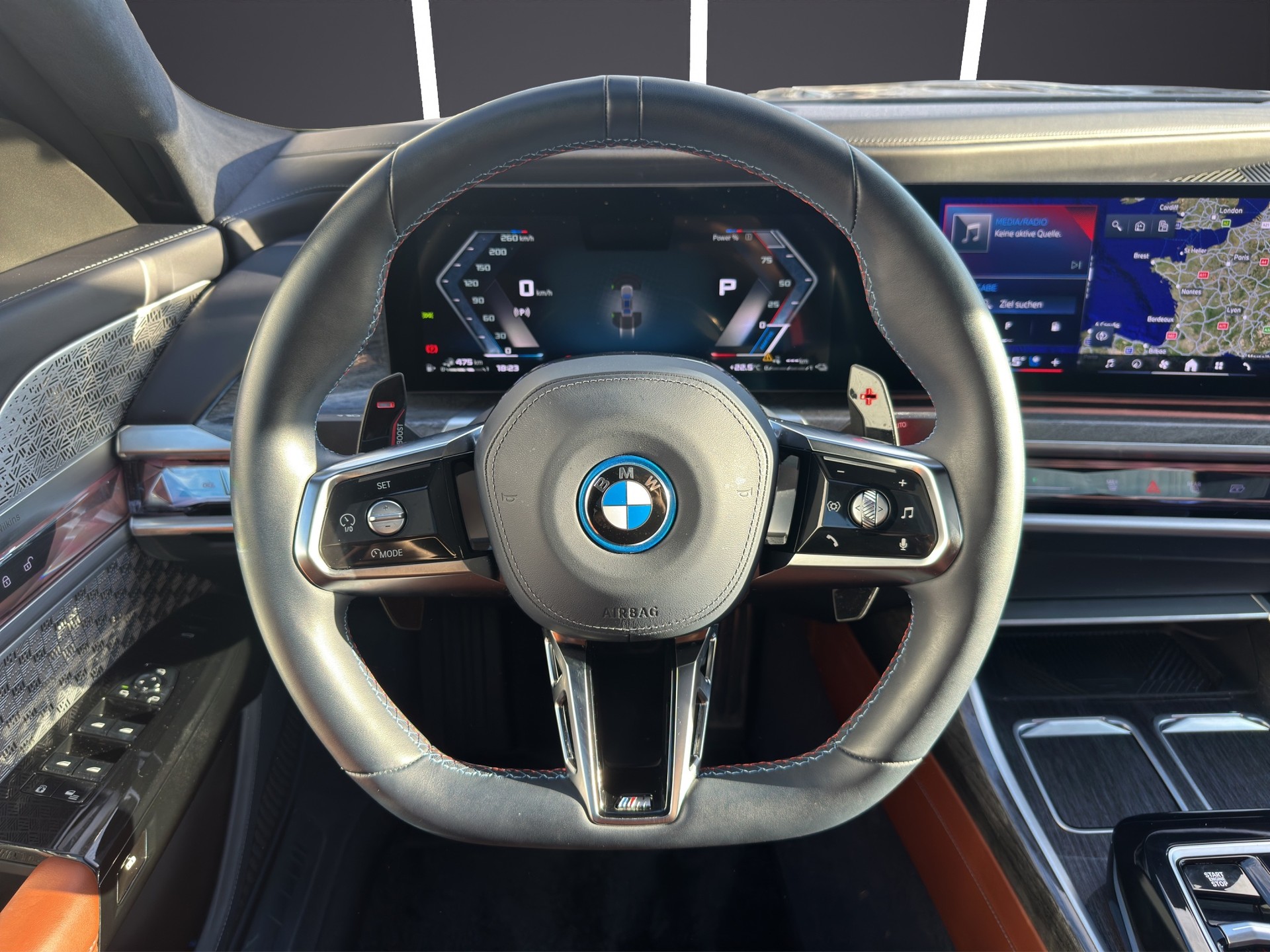 BMW M760e xDrive Steptronic-image-20