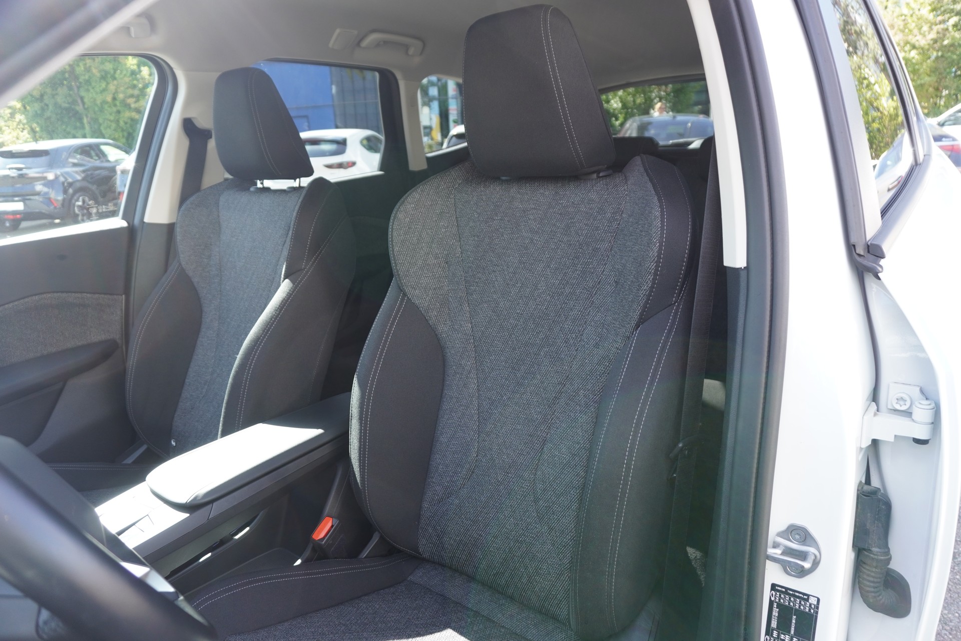 BMW X1 xDrive 20d 48V-image-12