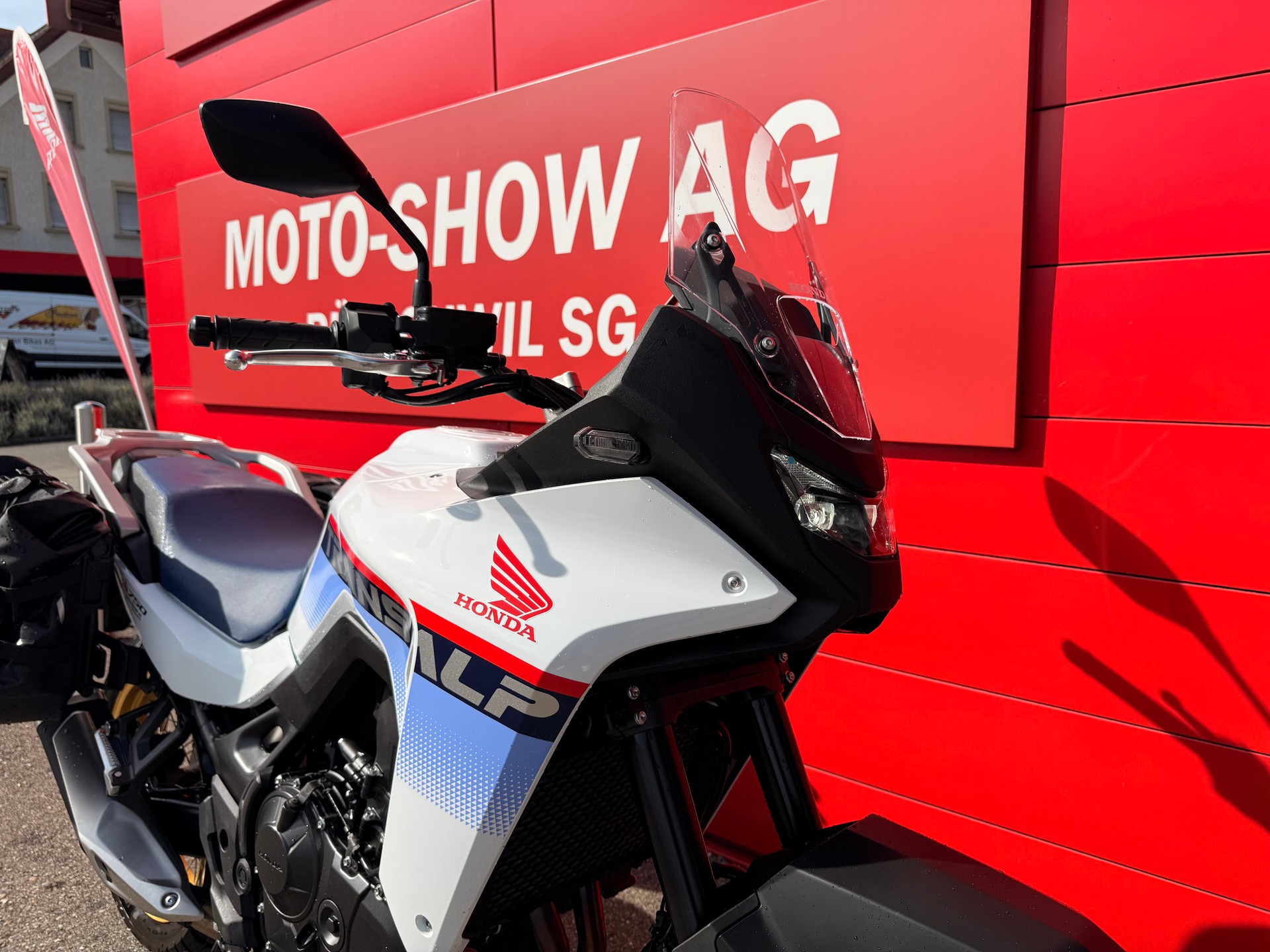 HONDA XL 750 Transalp-image-2