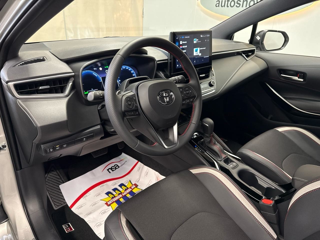 TOYOTA Corolla Touring Sports 2.0 HSD GR Sport e-CVT-showroom-element-2