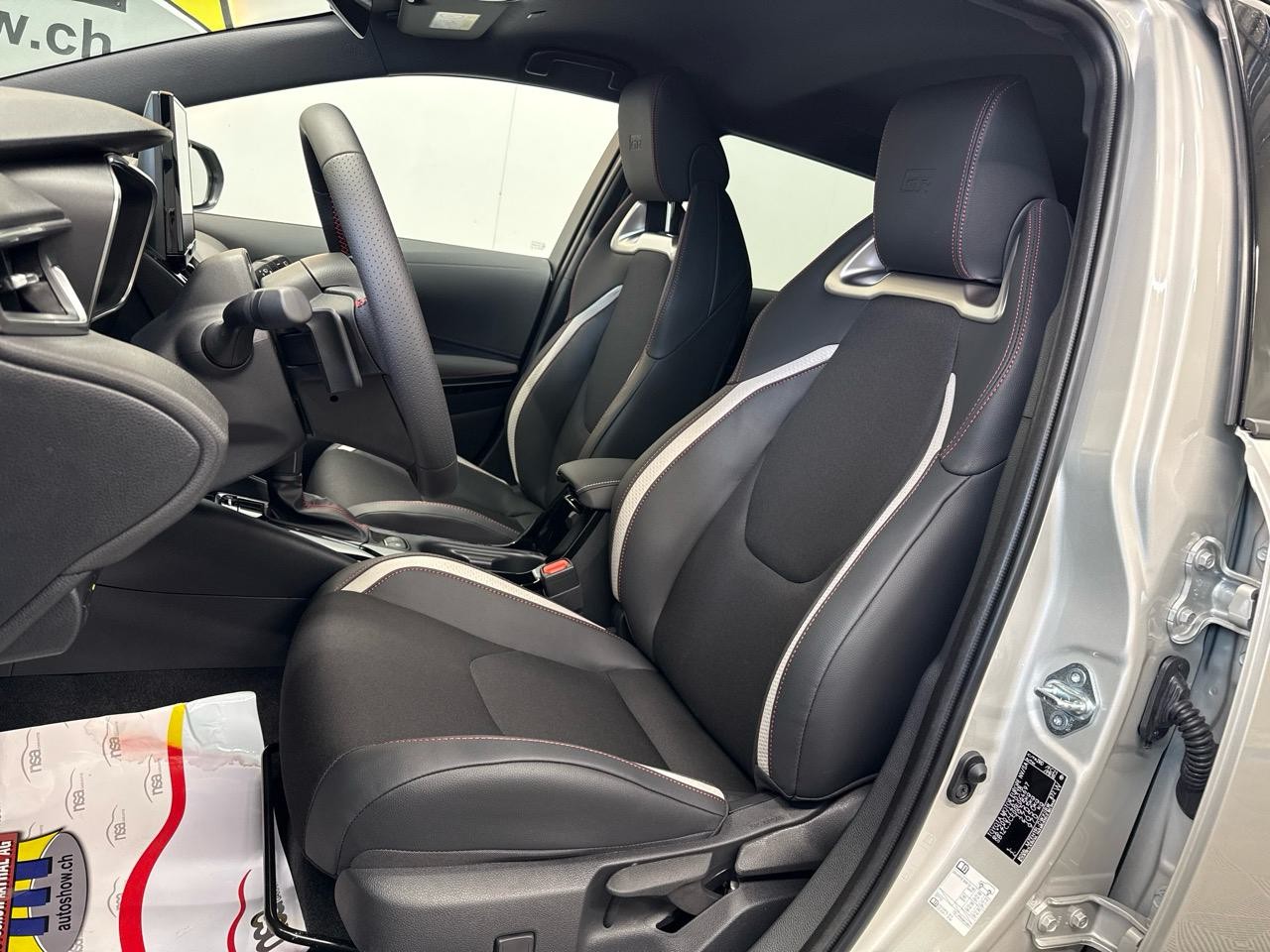 TOYOTA Corolla Touring Sports 2.0 HSD GR Sport e-CVT-showroom-element-3