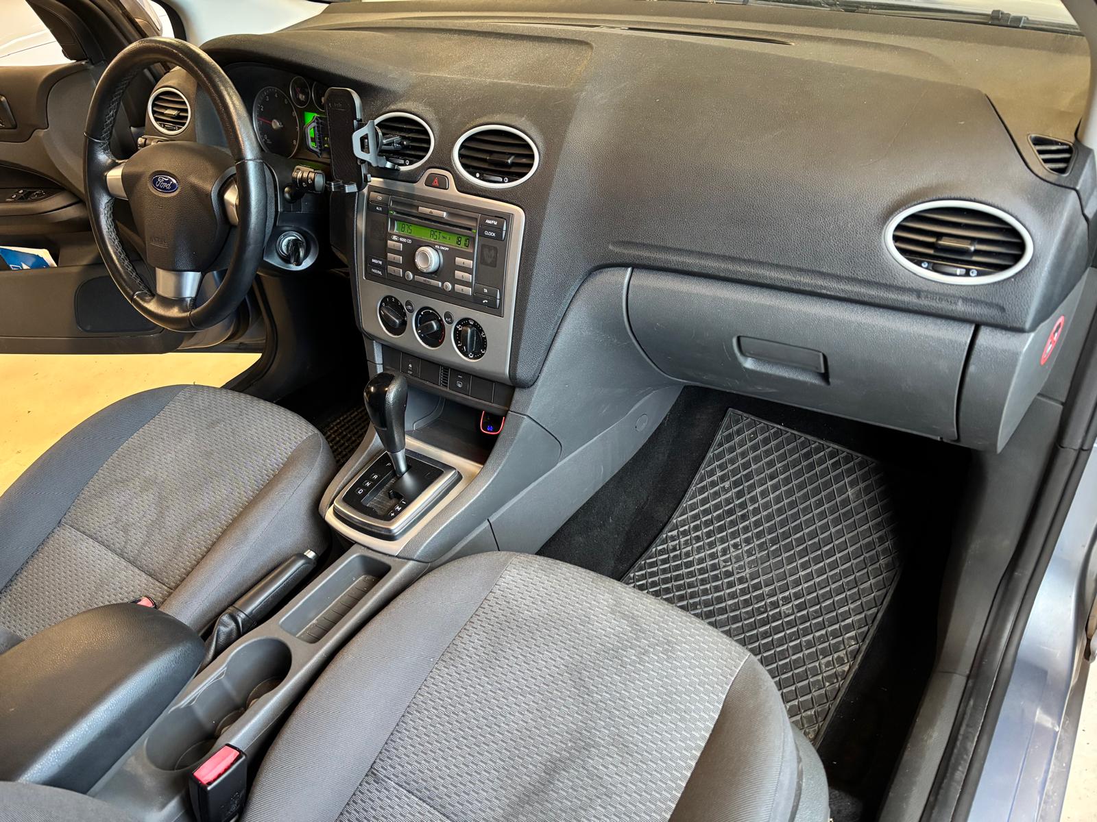 FORD Focus 2.0i Trend-image-10