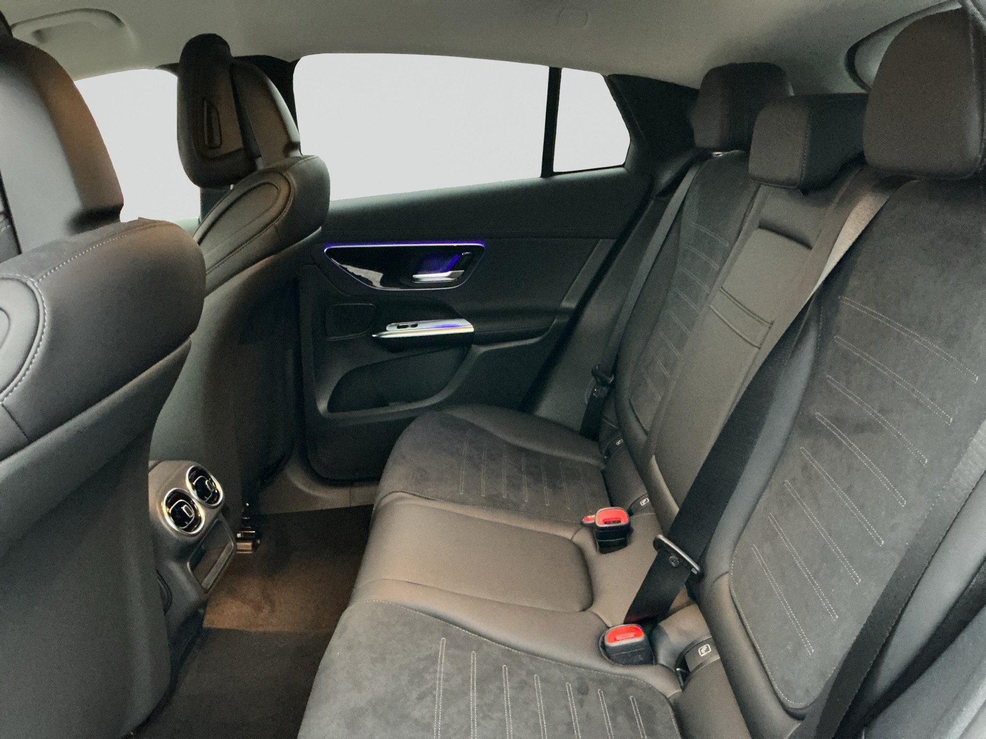 MERCEDES-BENZ GLC 220 d Coupé 4Matic 9G-Tronic AMG Line Night-image-12