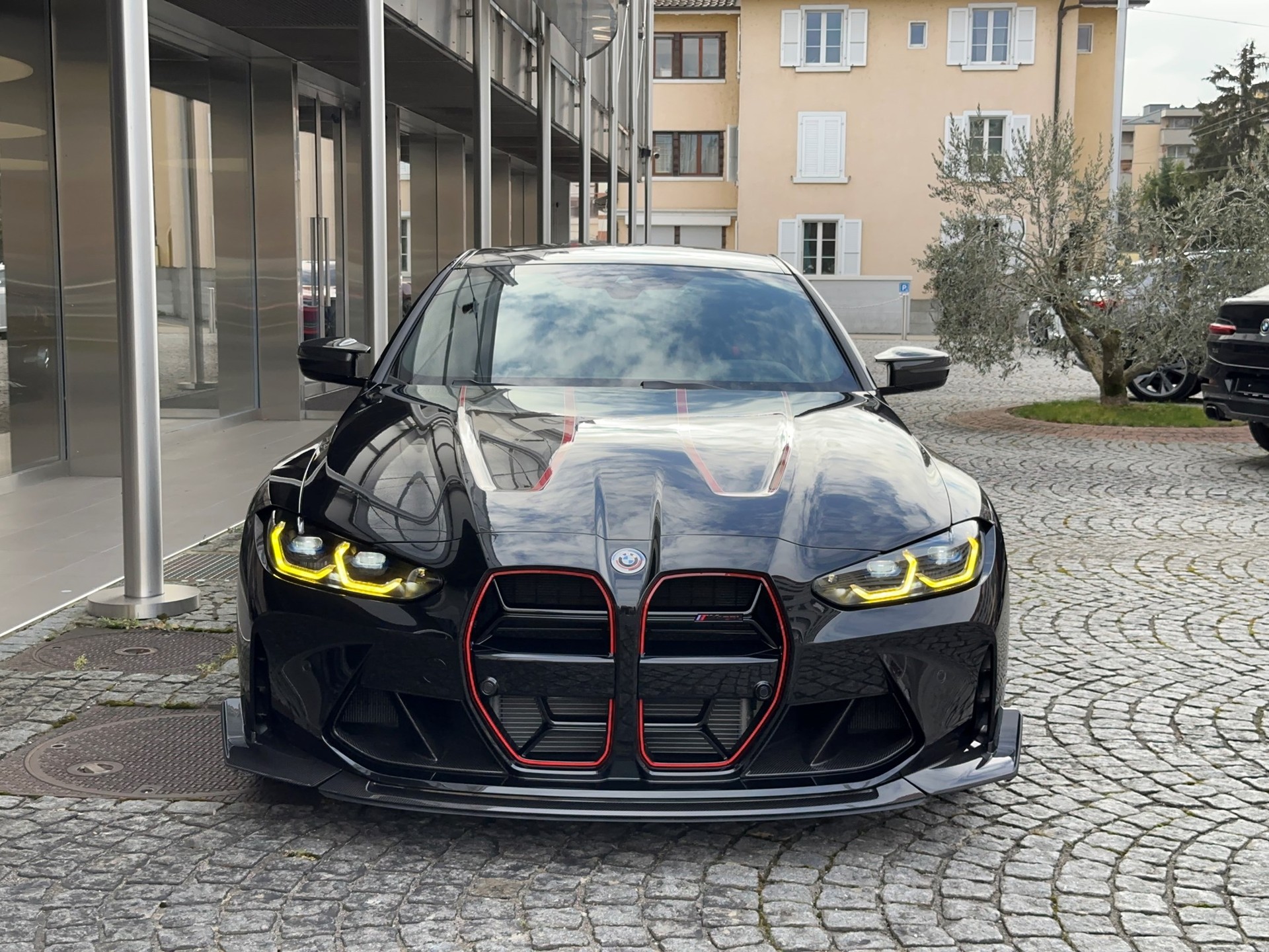 BMW M4 CSL Coupé-image-1