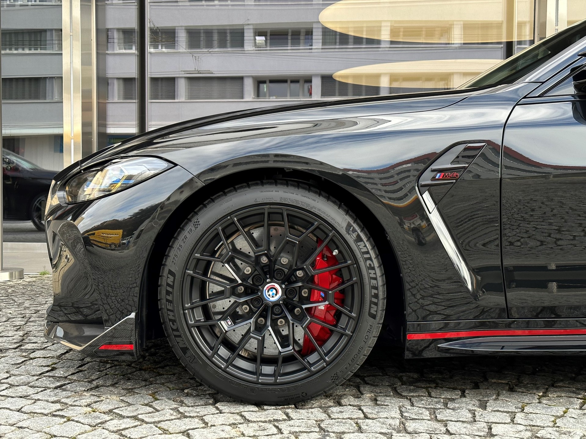 BMW M4 CSL Coupé-image-5