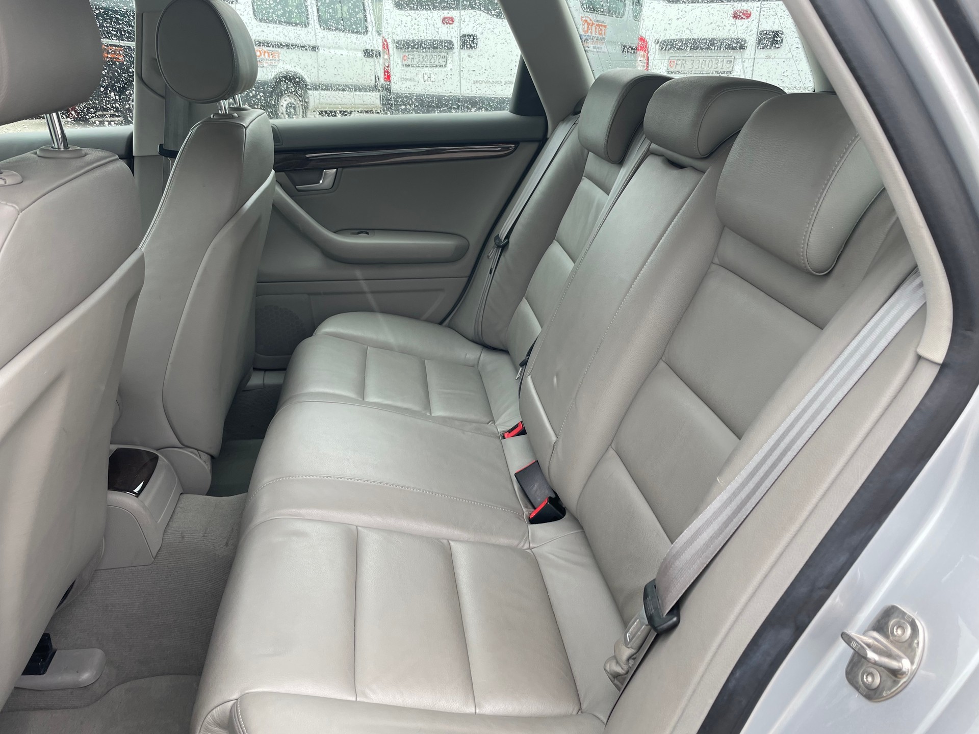 AUDI A4 Avant 3.0 V6 TDI quattro-image-5