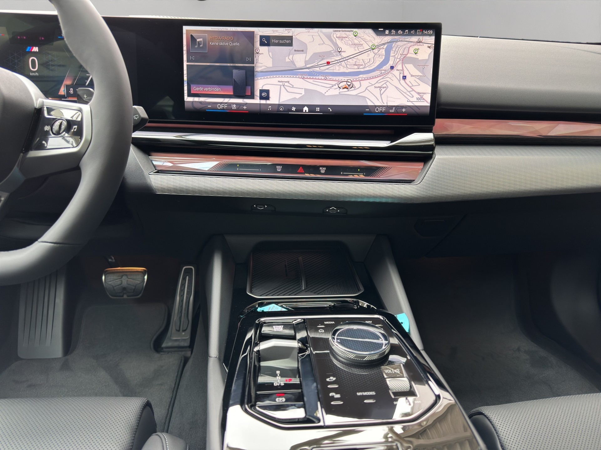 BMW 540d xDrive 48V Touring M Sport Pro Steptronic-image-12