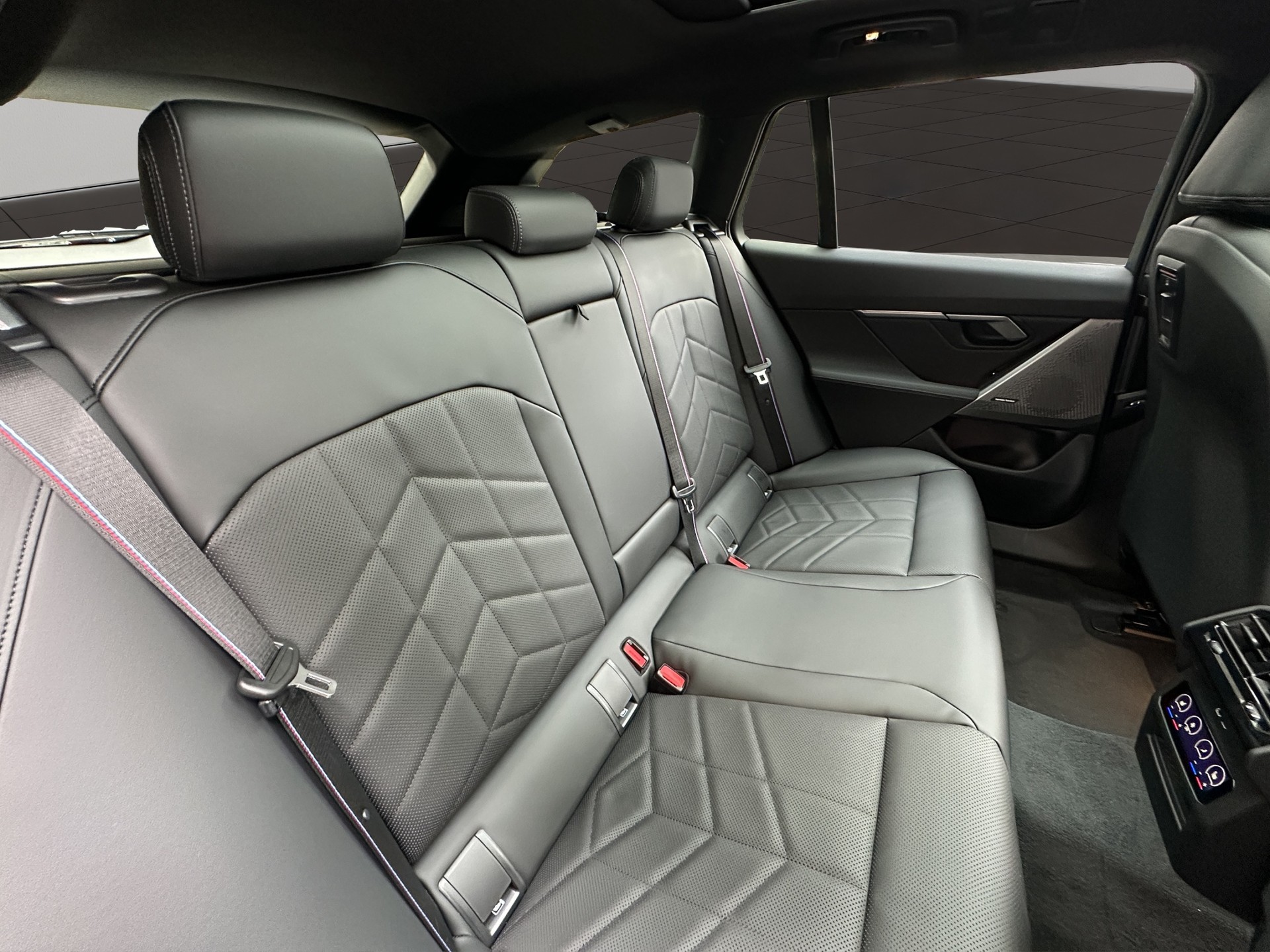 BMW 540d xDrive 48V Touring M Sport Pro Steptronic-image-17