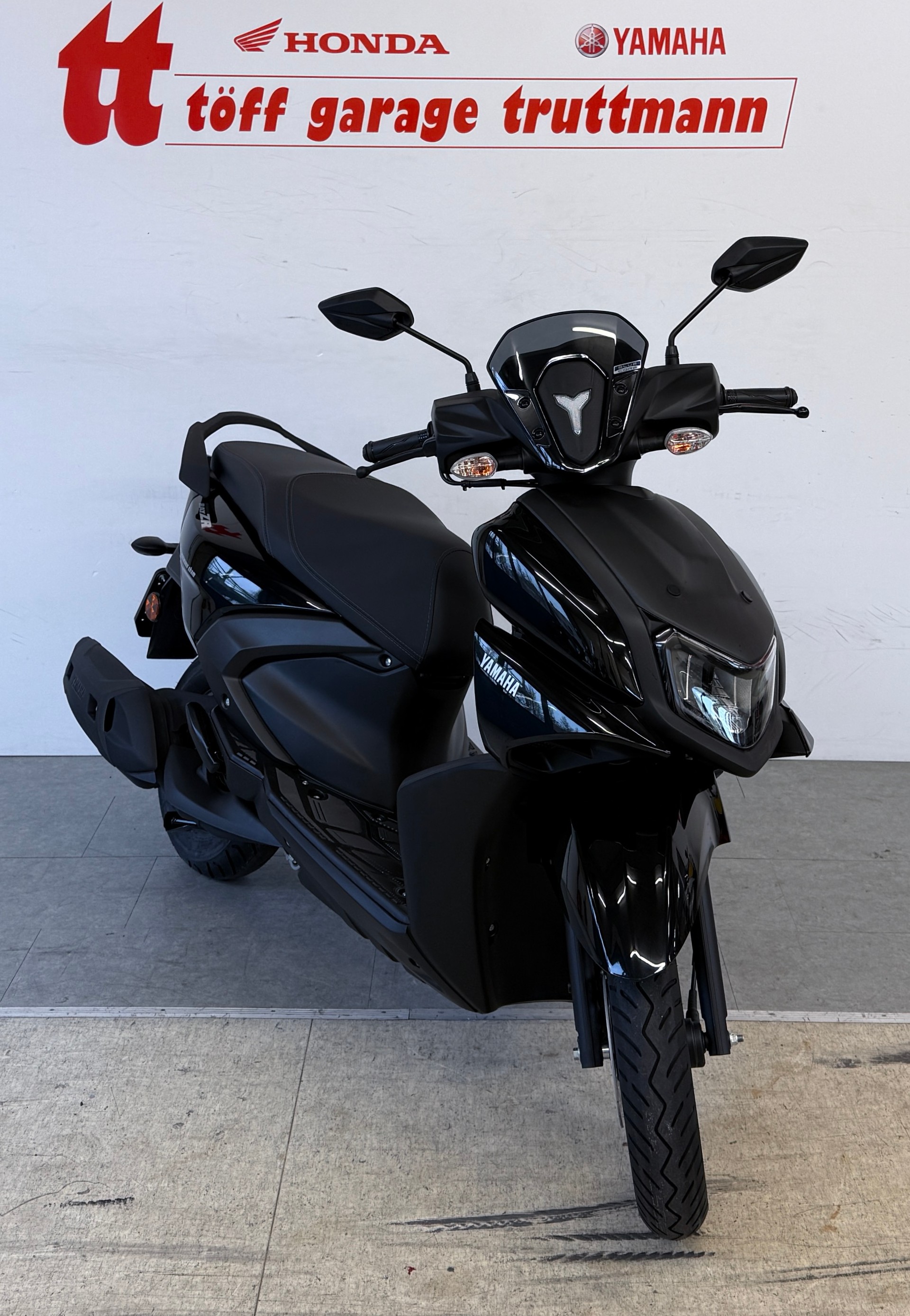YAMAHA RayZR 125-image-2