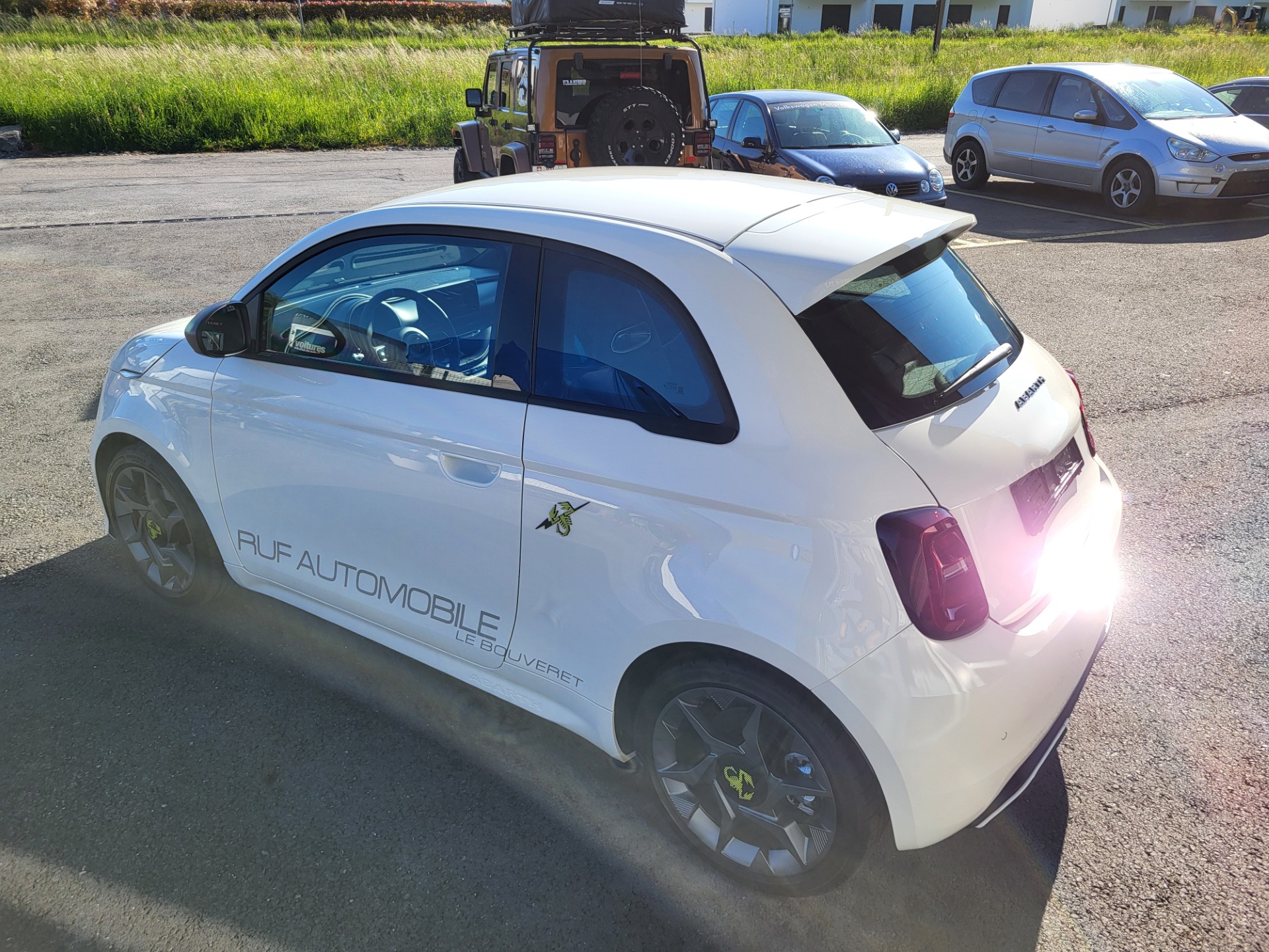 FIAT Abarth 500e-image-4