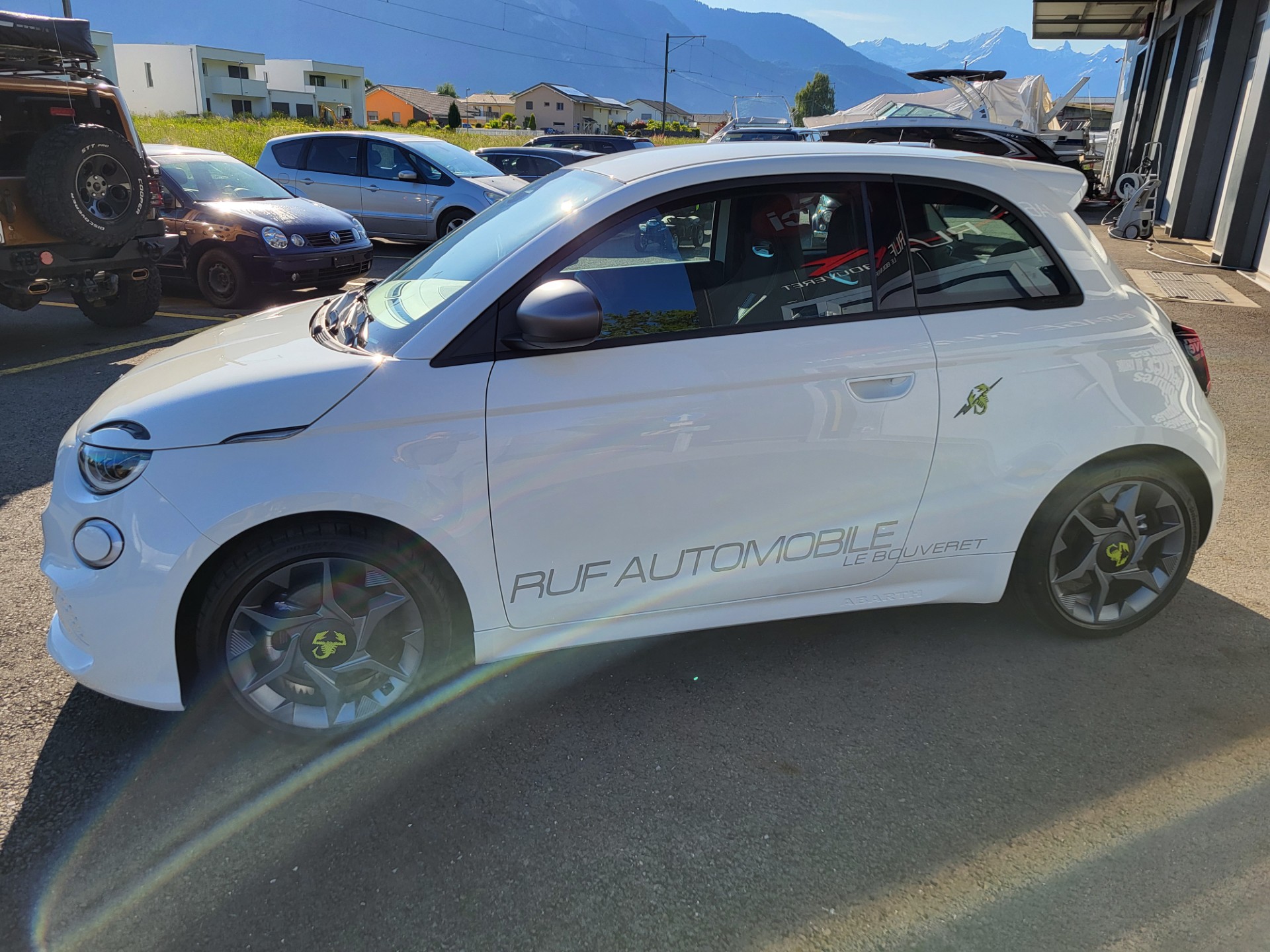 FIAT Abarth 500e-showroom-element-3