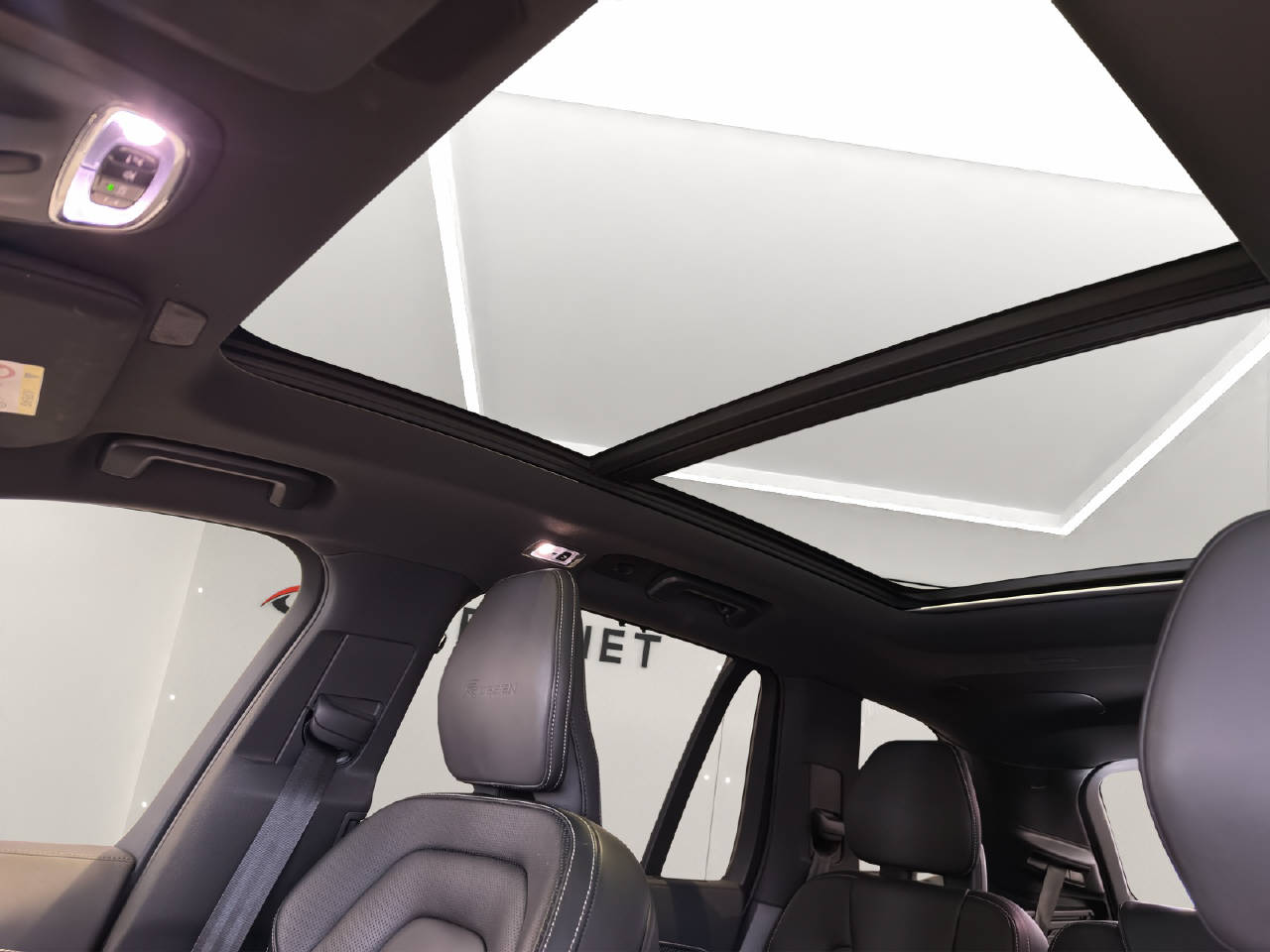VOLVO XC90 2.0 T5 R-Design 7P. AWD-image-11
