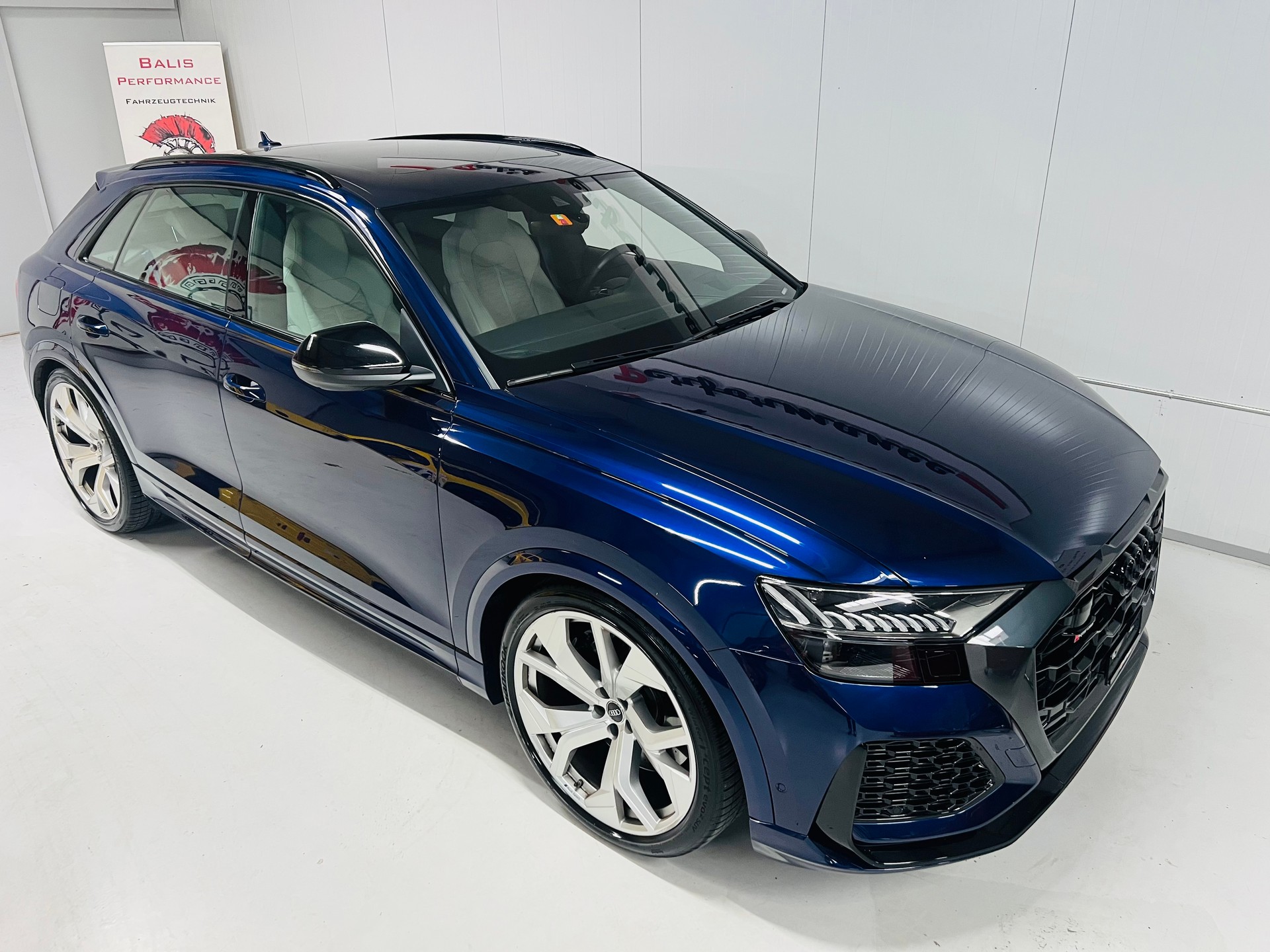 AUDI RSQ8 quattro tiptronic-image-15