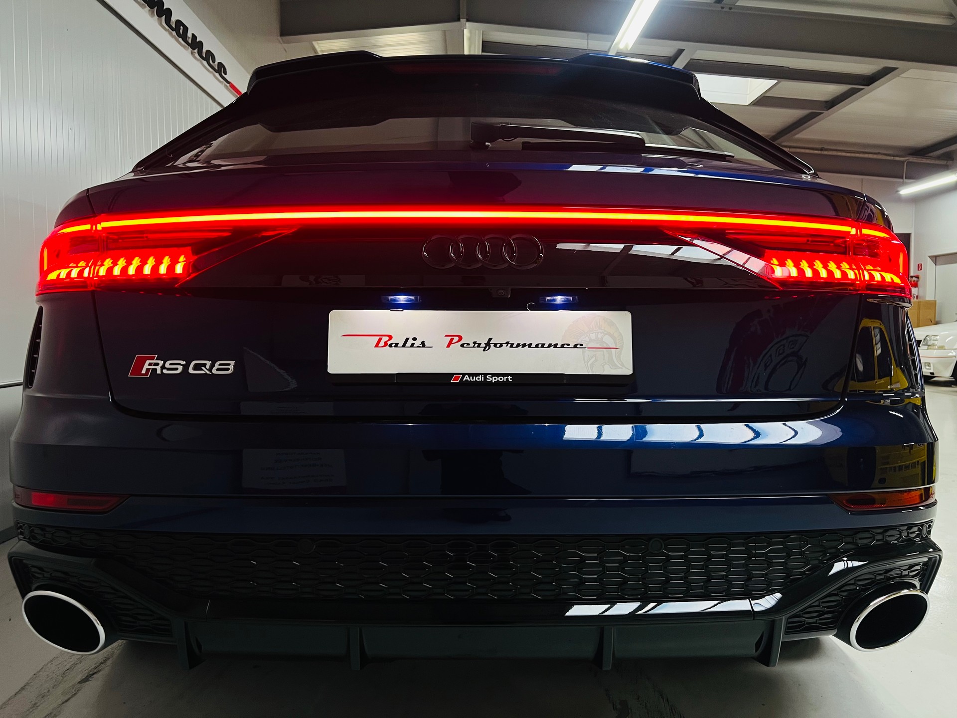 AUDI RSQ8 quattro tiptronic-image-14