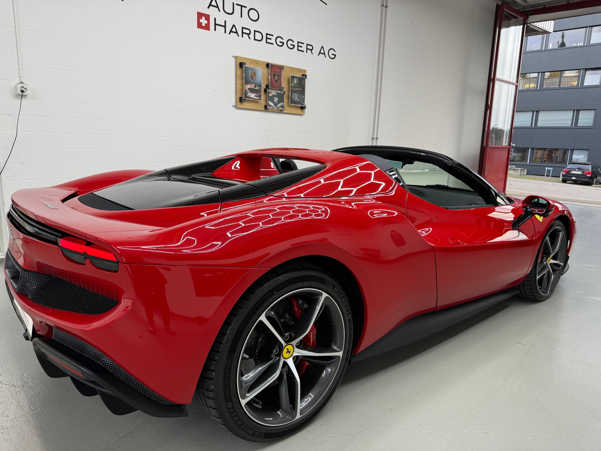 FERRARI 296 GTS inkl. gratis Service u. Garantie-image-30
