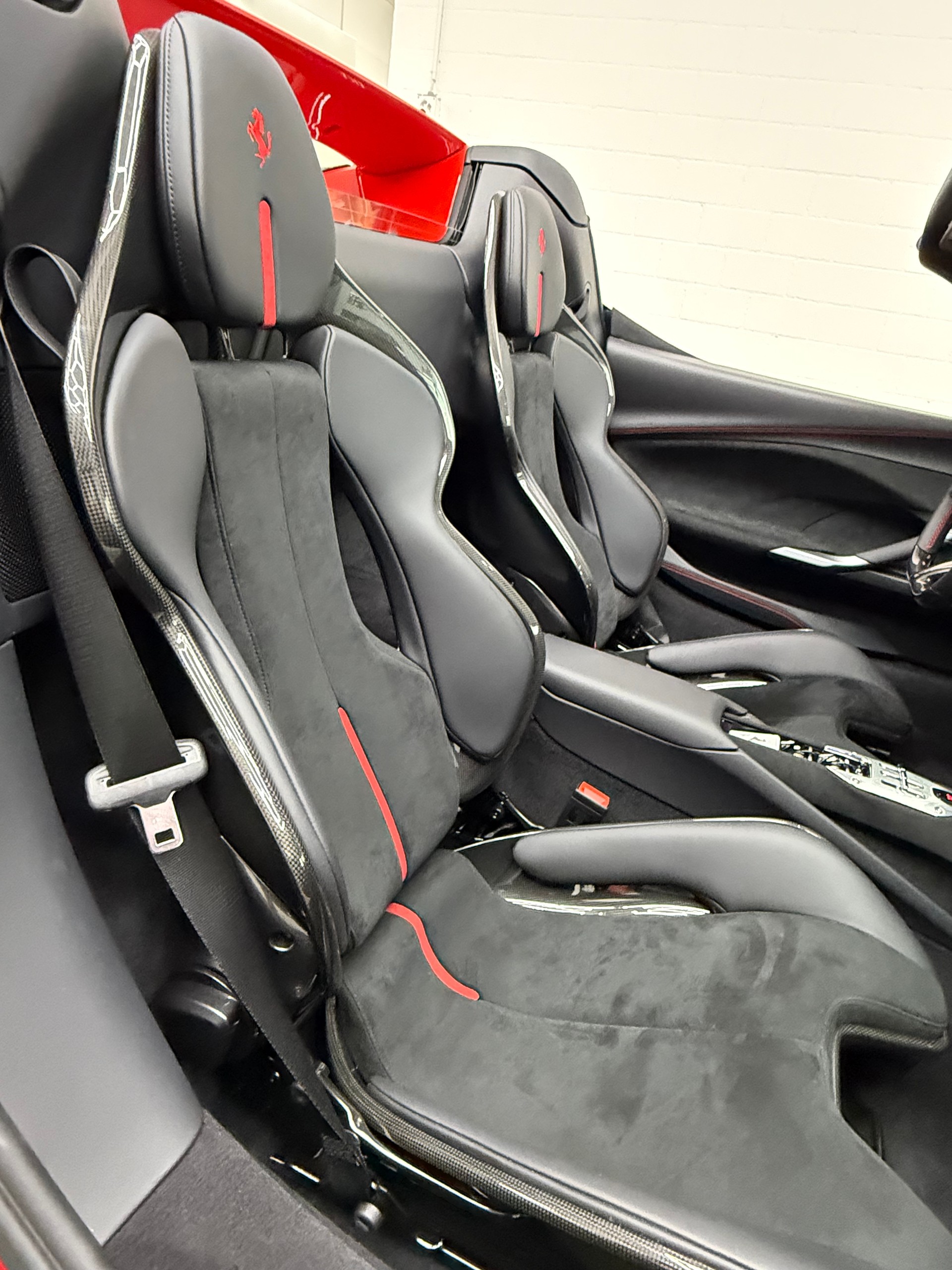 FERRARI 296 GTS inkl. gratis Service u. Garantie-image-27
