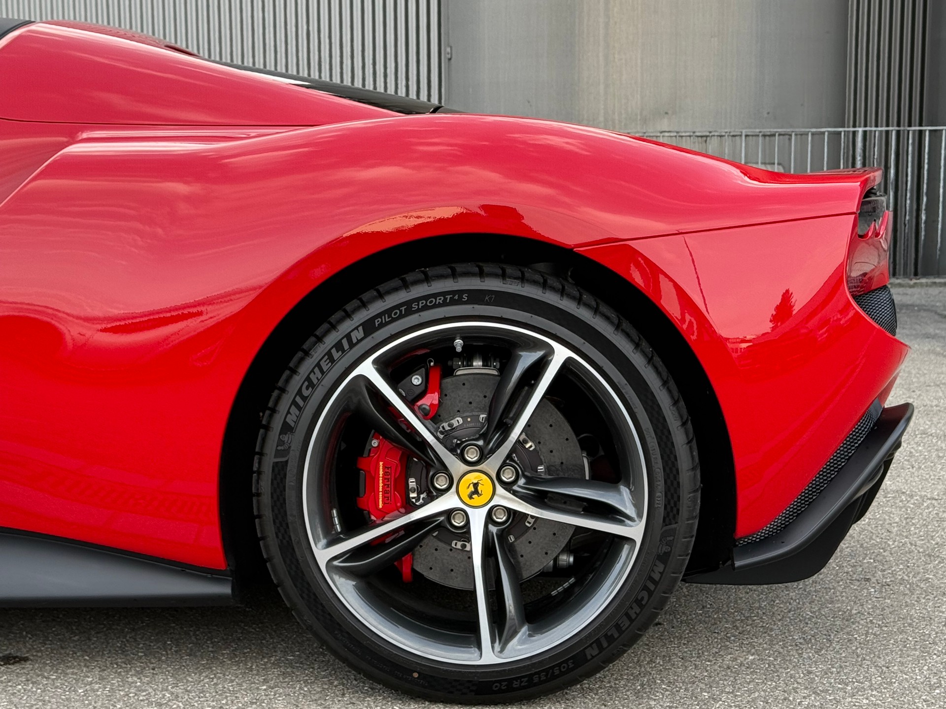 FERRARI 296 GTS inkl. gratis Service u. Garantie-image-14