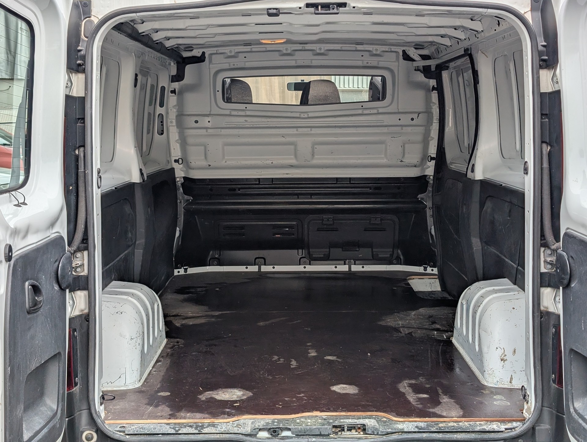 NISSAN NV300 dCi 120 2.9 L2H1 Pro-image-4