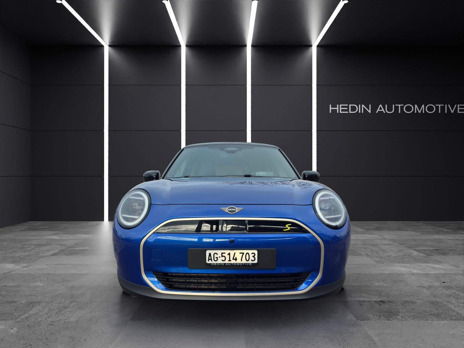 MINI Cooper SE-showroom-element-3