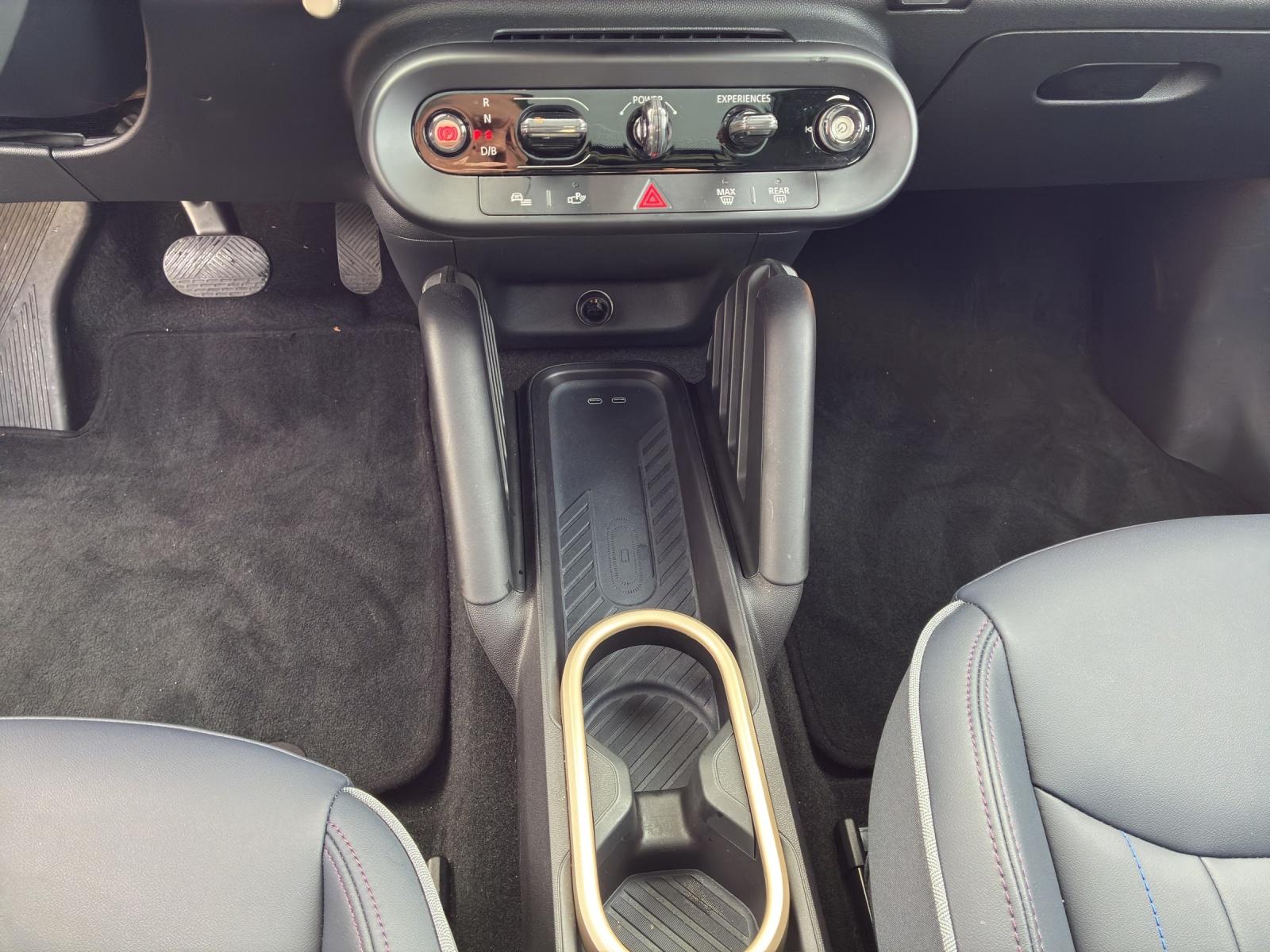 MINI Cooper SE-image-16