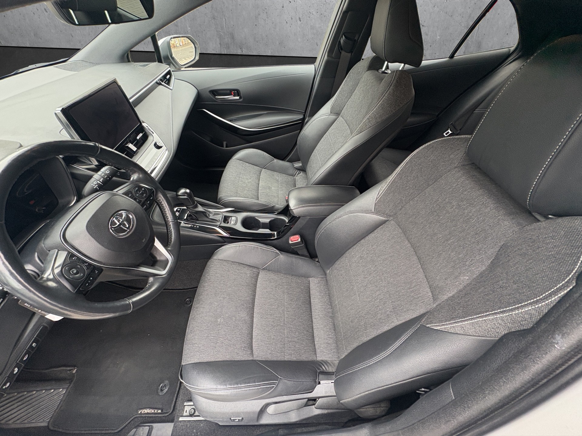 TOYOTA Corolla 1.8 HSD Trend-image-10