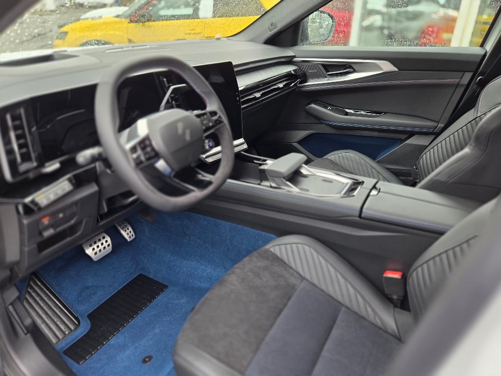 RENAULT Rafale 1.2 E-Tech Plug-in Hybrid 300 4x4 Atelier Alpine-image-8